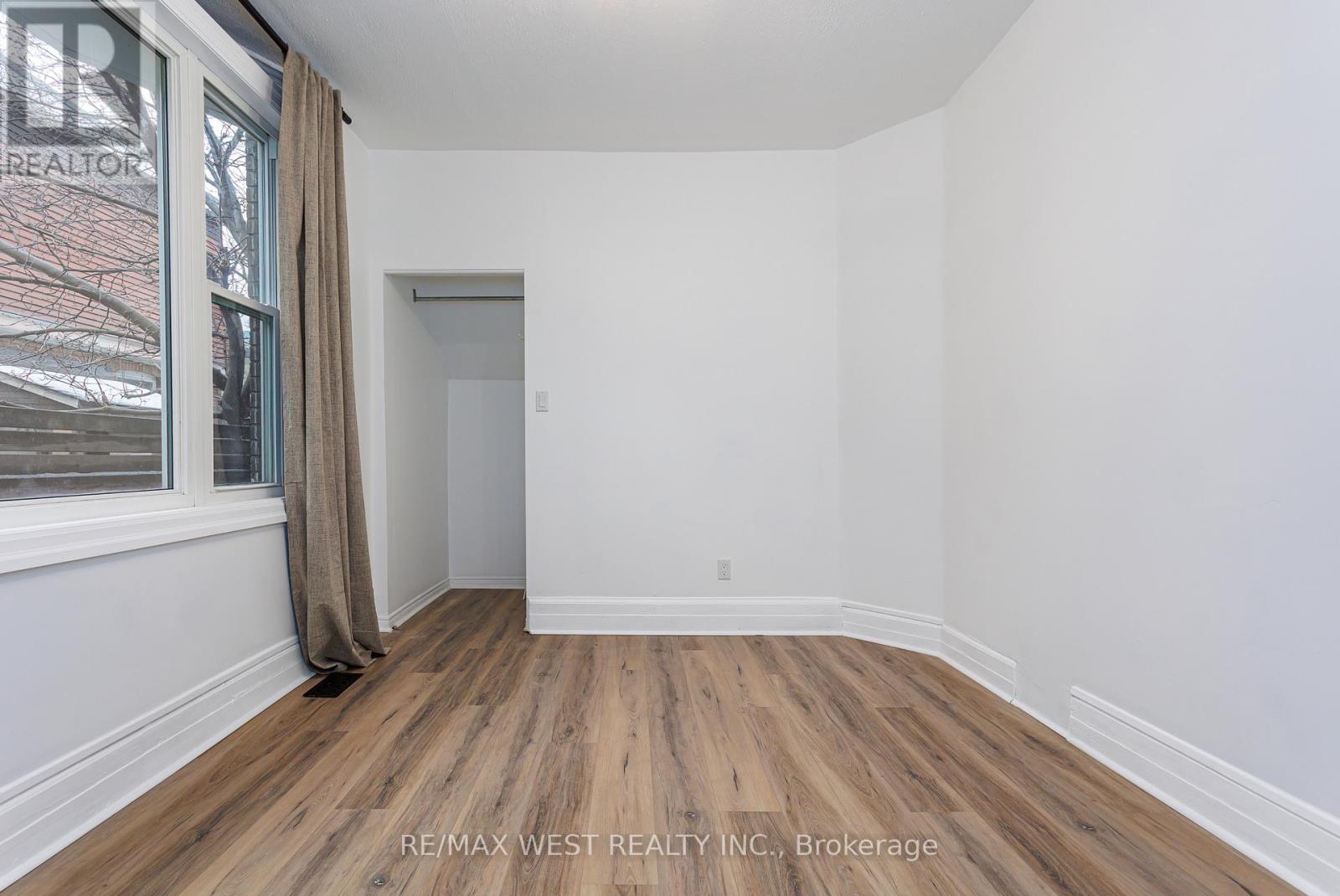 Main - 105 Sunnyside Ave Avenue, Toronto, Ontario  M6R 2P1 - Photo 5 - W12652606