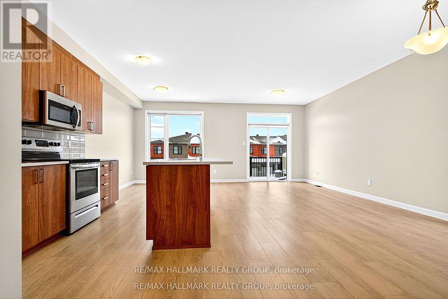 348 Raheen Court Ottawa Circuit, Ottawa, Ontario  K2J 7C2 - Photo 4 - X12652614