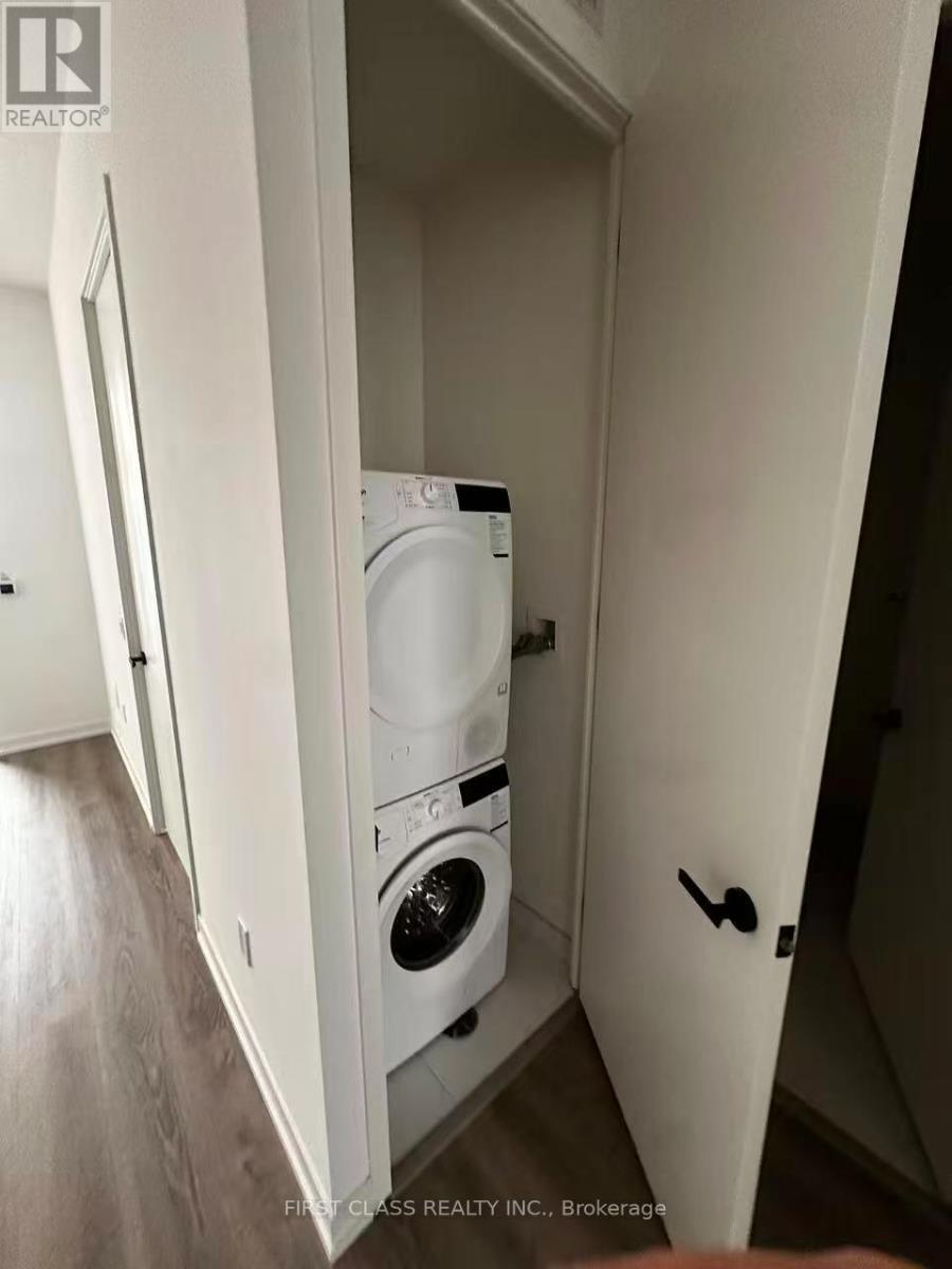 3703 - 8 Interchange Way, Vaughan, Ontario  L4K 5Z7 - Photo 6 - N12652620