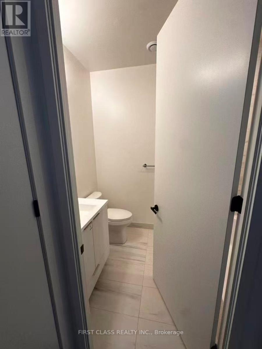 3703 - 8 Interchange Way, Vaughan, Ontario  L4K 5Z7 - Photo 7 - N12652620