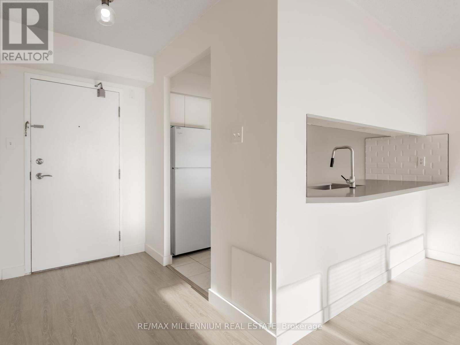 803 - 12 Laurelcrest Street, Brampton, Ontario  L6S 5Y4 - Photo 14 - W12651712