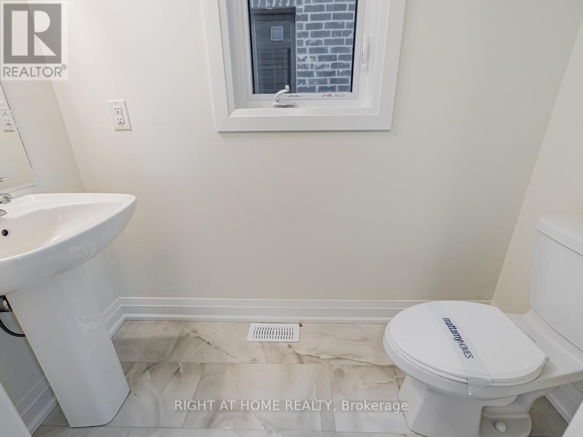 225 Beaverbrae Drive, Markham, Ontario  L6C 3K5 - Photo 11 - N12589882