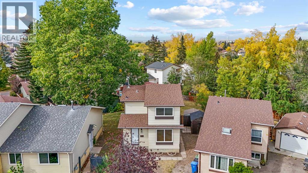 1024 Santana Road Nw, Calgary, Alberta  T3K 3M2 - Photo 7 - A2260607