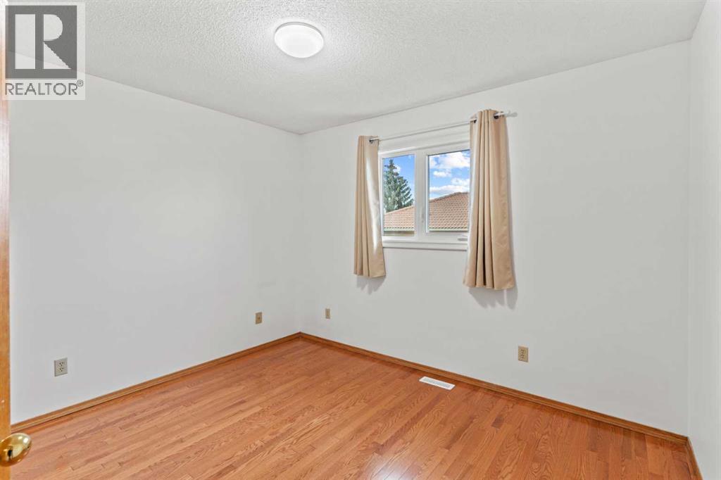 1024 Santana Road Nw, Calgary, Alberta  T3K 3M2 - Photo 29 - A2260607