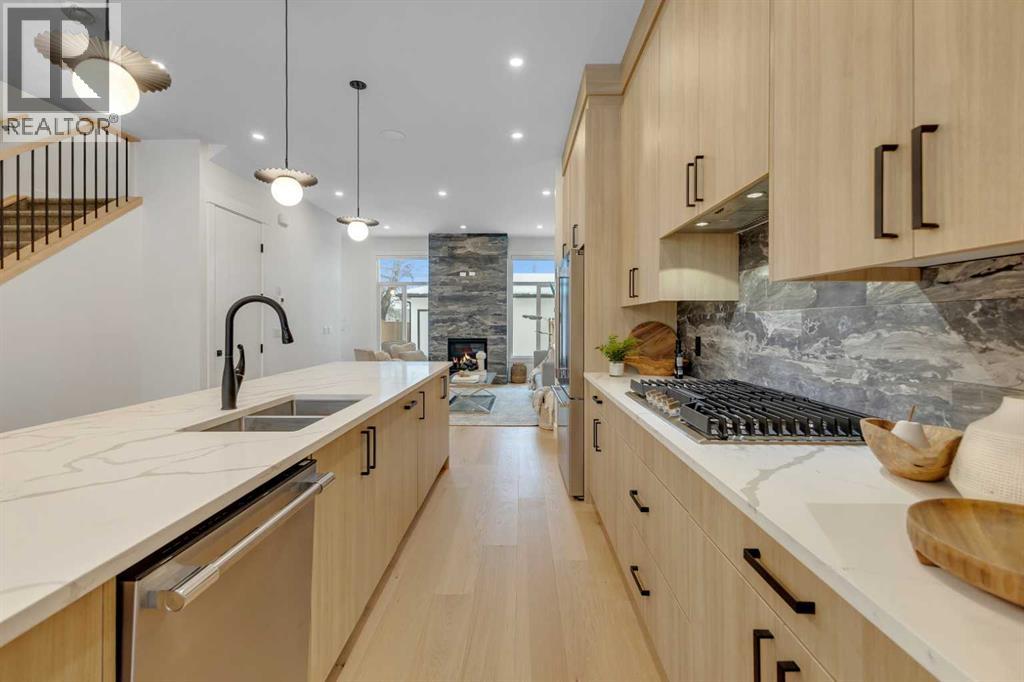 6416 34 Avenue Nw, Calgary, Alberta  T3B 1N1 - Photo 6 - A2274157