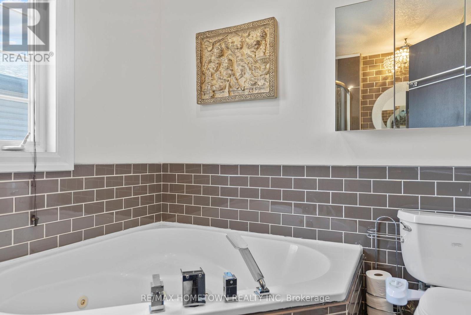 1020 Crestwood Drive, Brockville, Ontario  K6V 7N1 - Photo 25 - X12652630