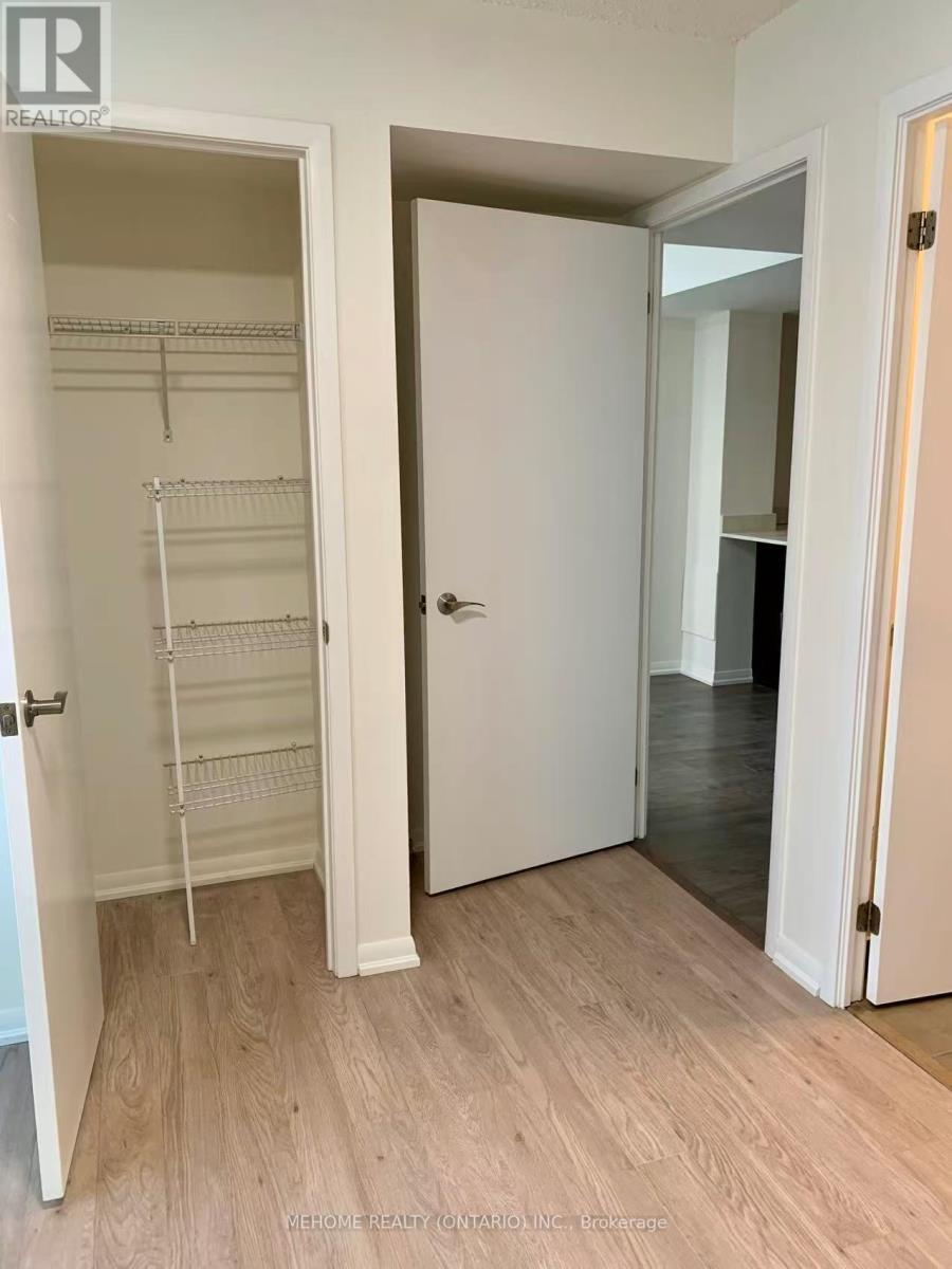 914 - 800 Lawrence Avenue W, Toronto, Ontario  M6A 0B1 - Photo 8 - W12652652