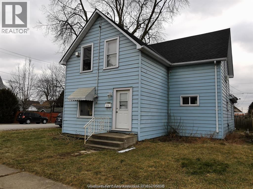 436 Wallace Street, Wallaceburg, Ontario  N8A 1L4 - Photo 1 - 25032062