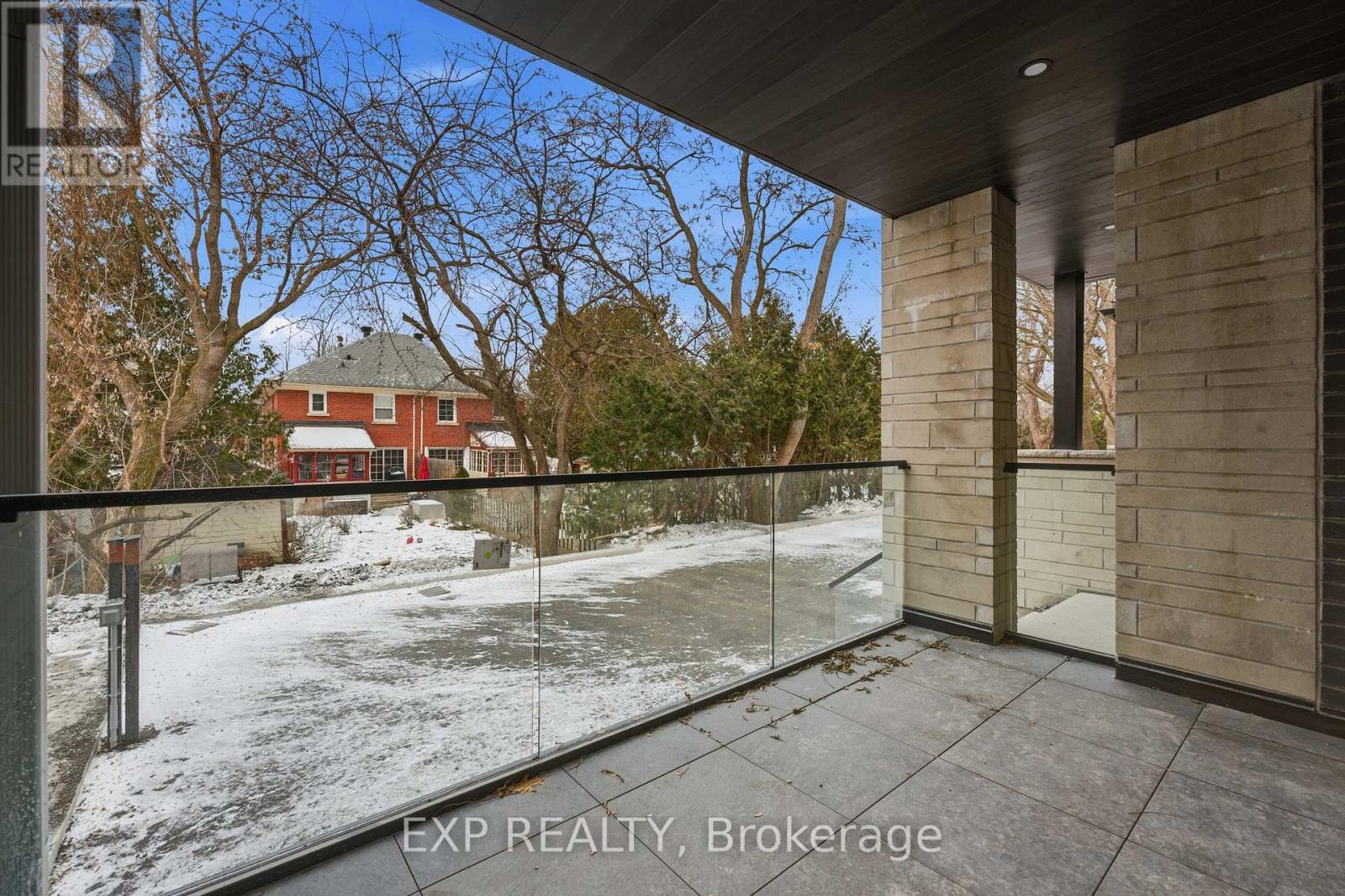 #b - 514 Roosevelt Avenue, Ottawa, Ontario  K2A 1Z8 - Photo 11 - X12473033