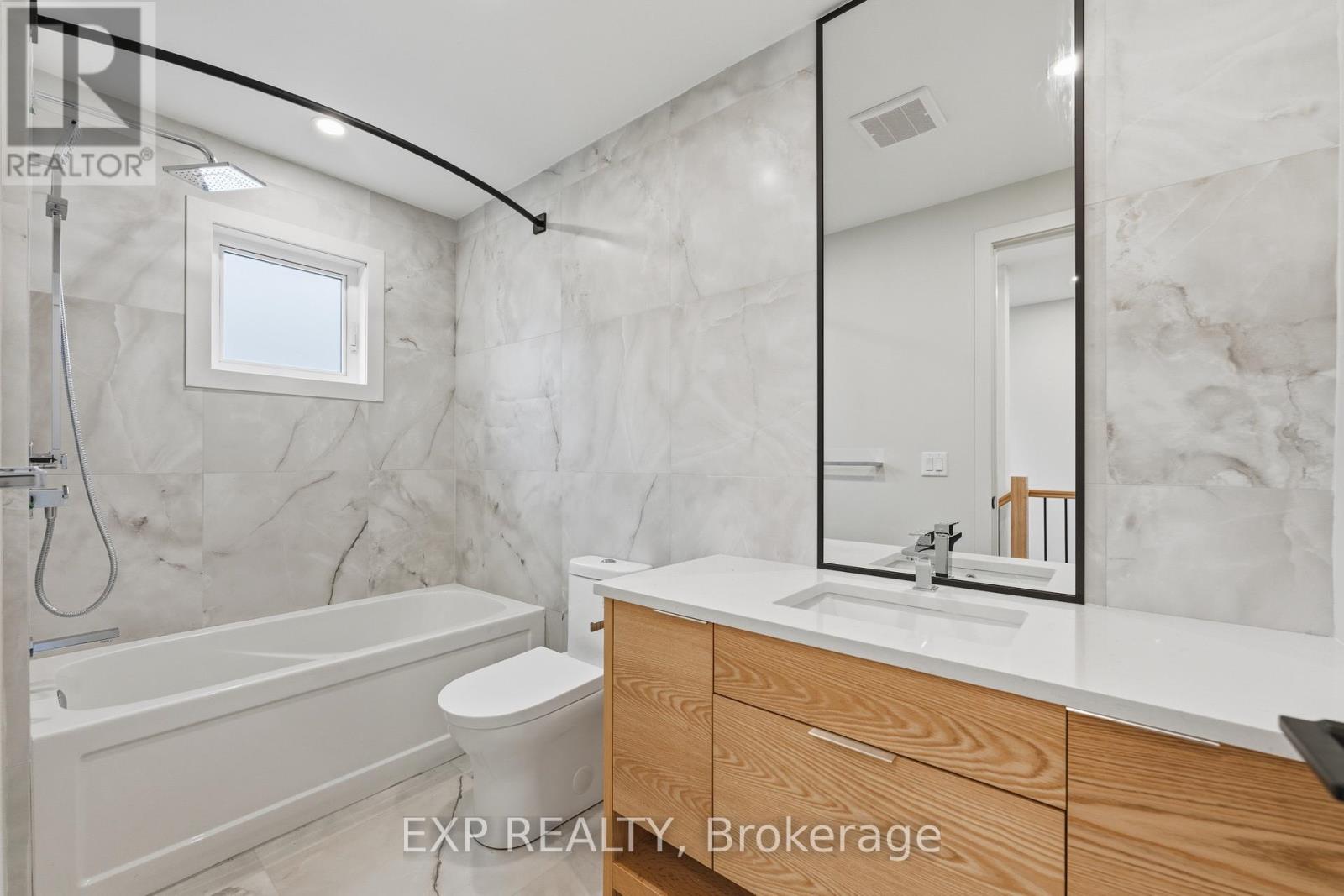 #b - 514 Roosevelt Avenue, Ottawa, Ontario  K2A 1Z8 - Photo 16 - X12473033