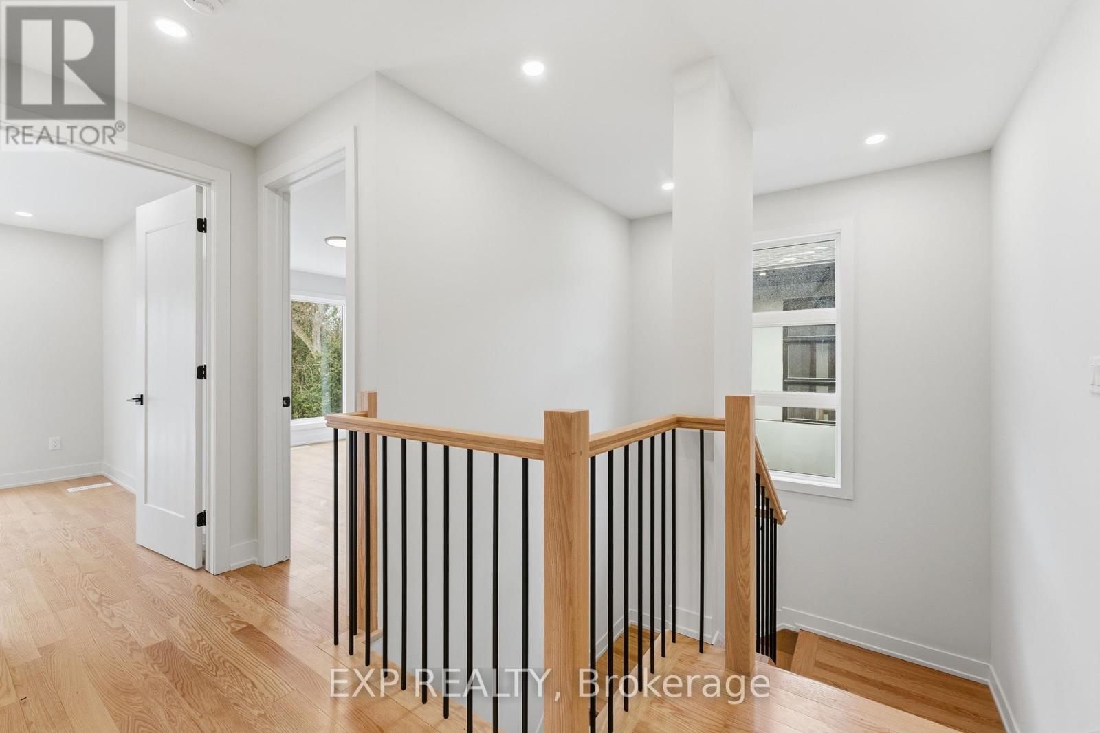 #b - 514 Roosevelt Avenue, Ottawa, Ontario  K2A 1Z8 - Photo 24 - X12473033