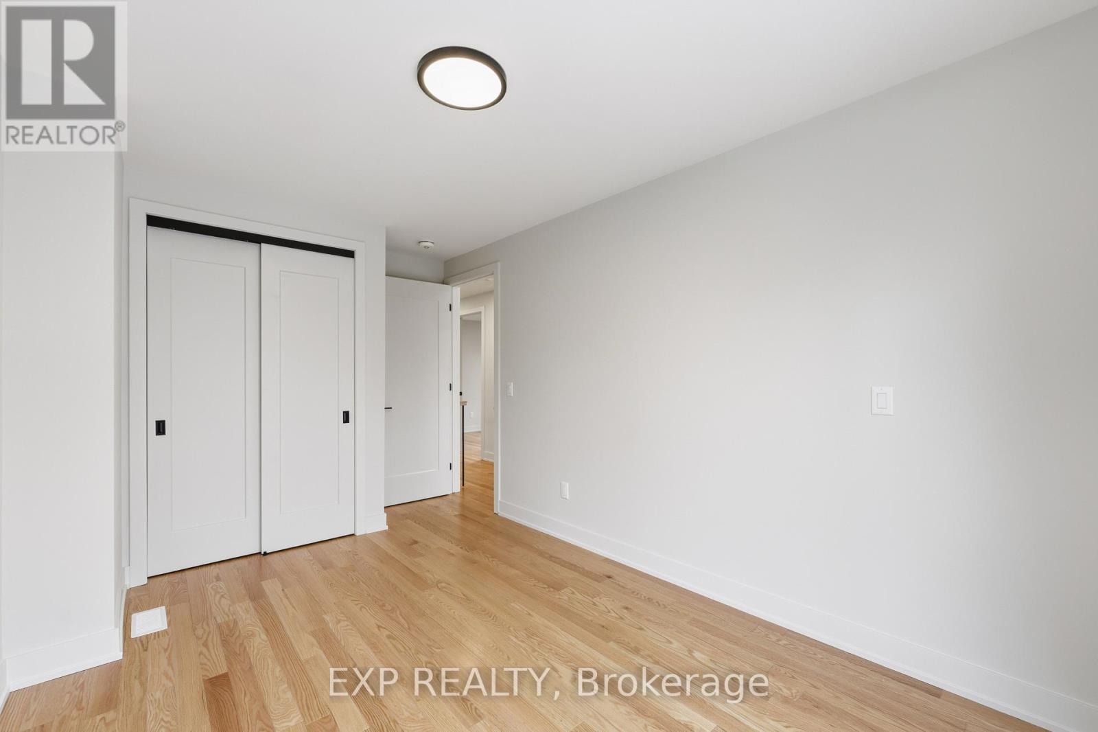 #b - 514 Roosevelt Avenue, Ottawa, Ontario  K2A 1Z8 - Photo 26 - X12473033