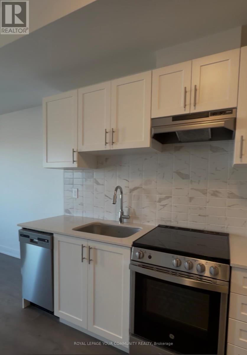 907 - 693 Davis Drive, Newmarket, Ontario  L3Y 2R2 - Photo 4 - N12647078