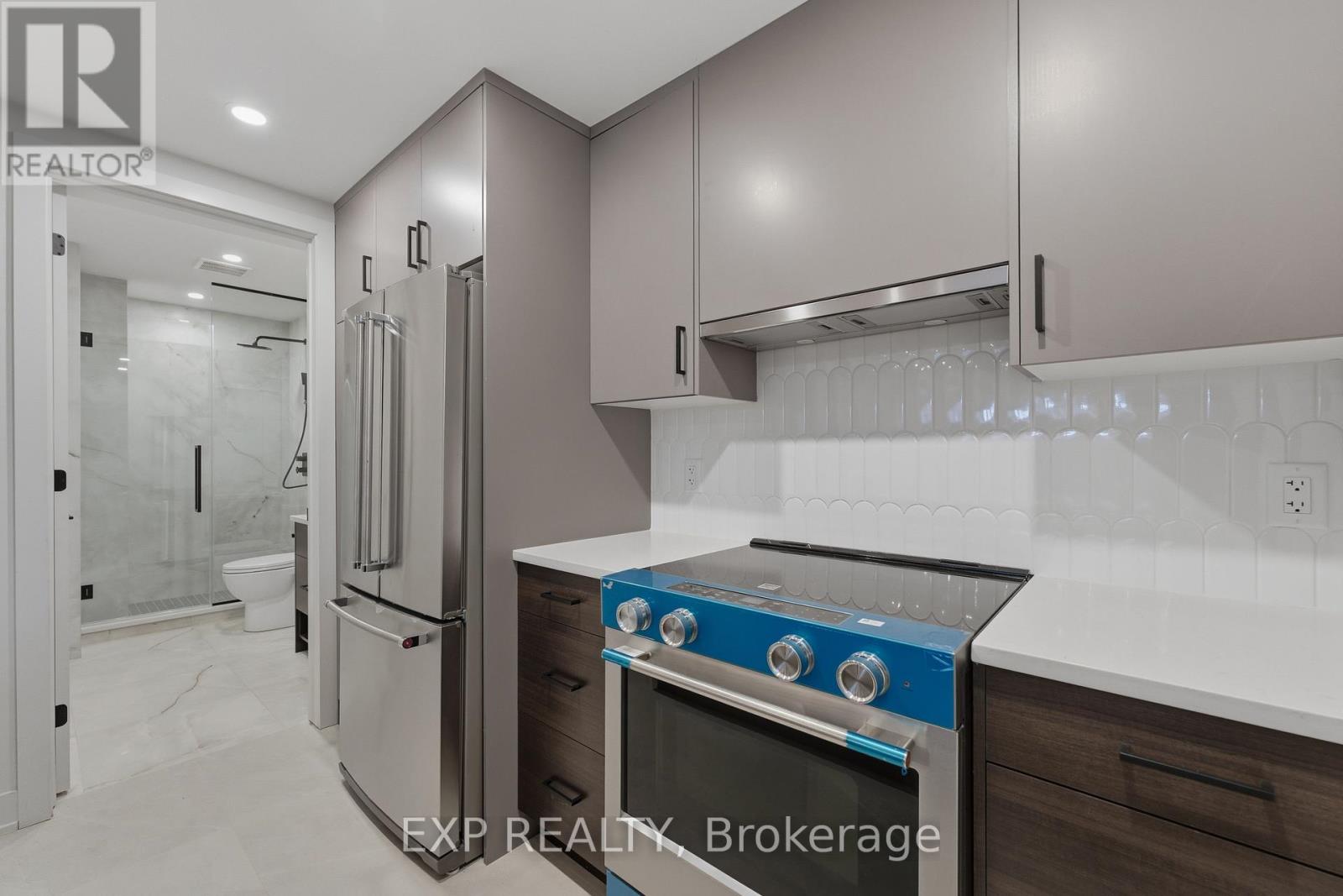 #c - 514 Roosevelt Avenue, Ottawa, Ontario  K2A 1Z8 - Photo 6 - X12473034