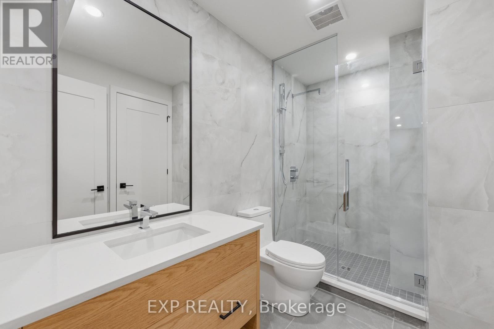 #d - 514 Roosevelt Avenue, Ottawa, Ontario  K2A 1Z8 - Photo 5 - X12473035