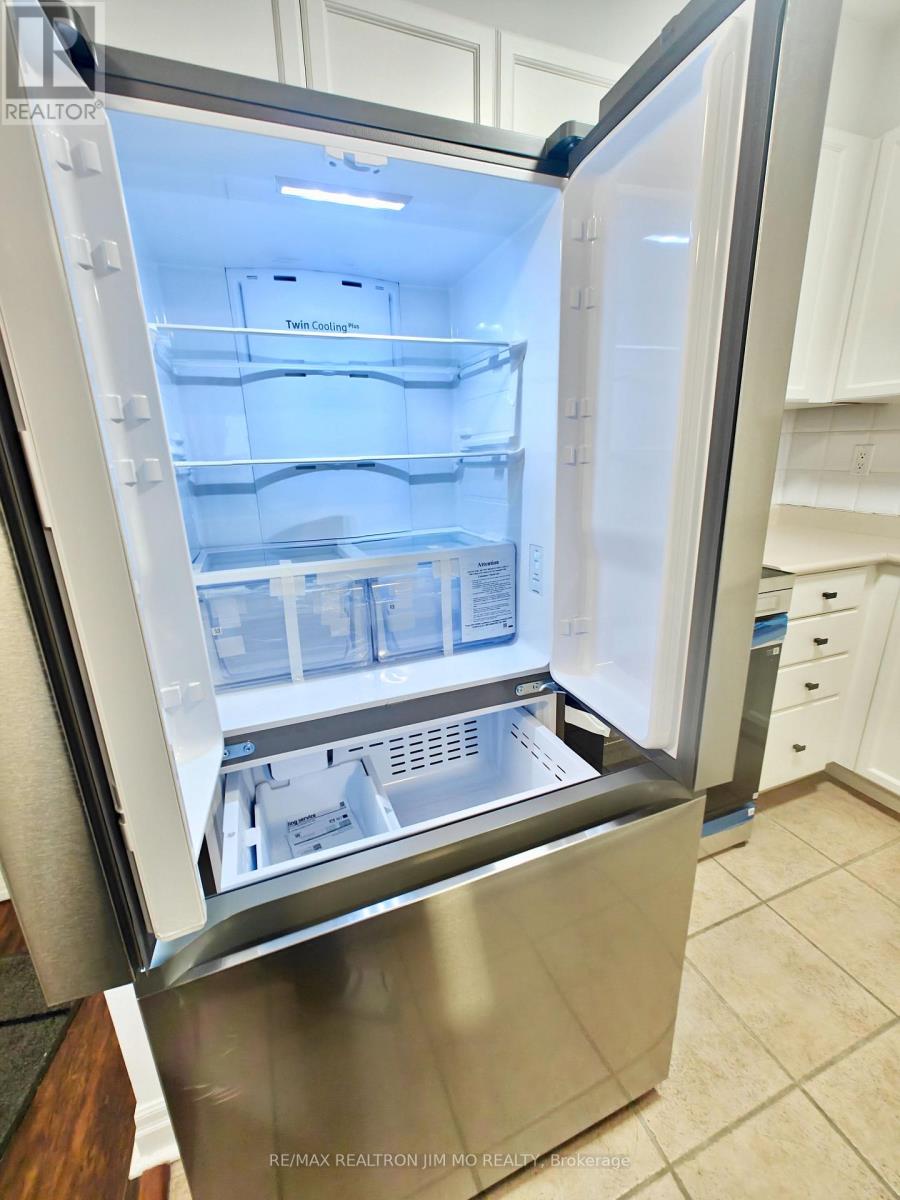 1516 - 188 Doris Avenue, Toronto, Ontario  M2N 6Z5 - Photo 4 - C12652664