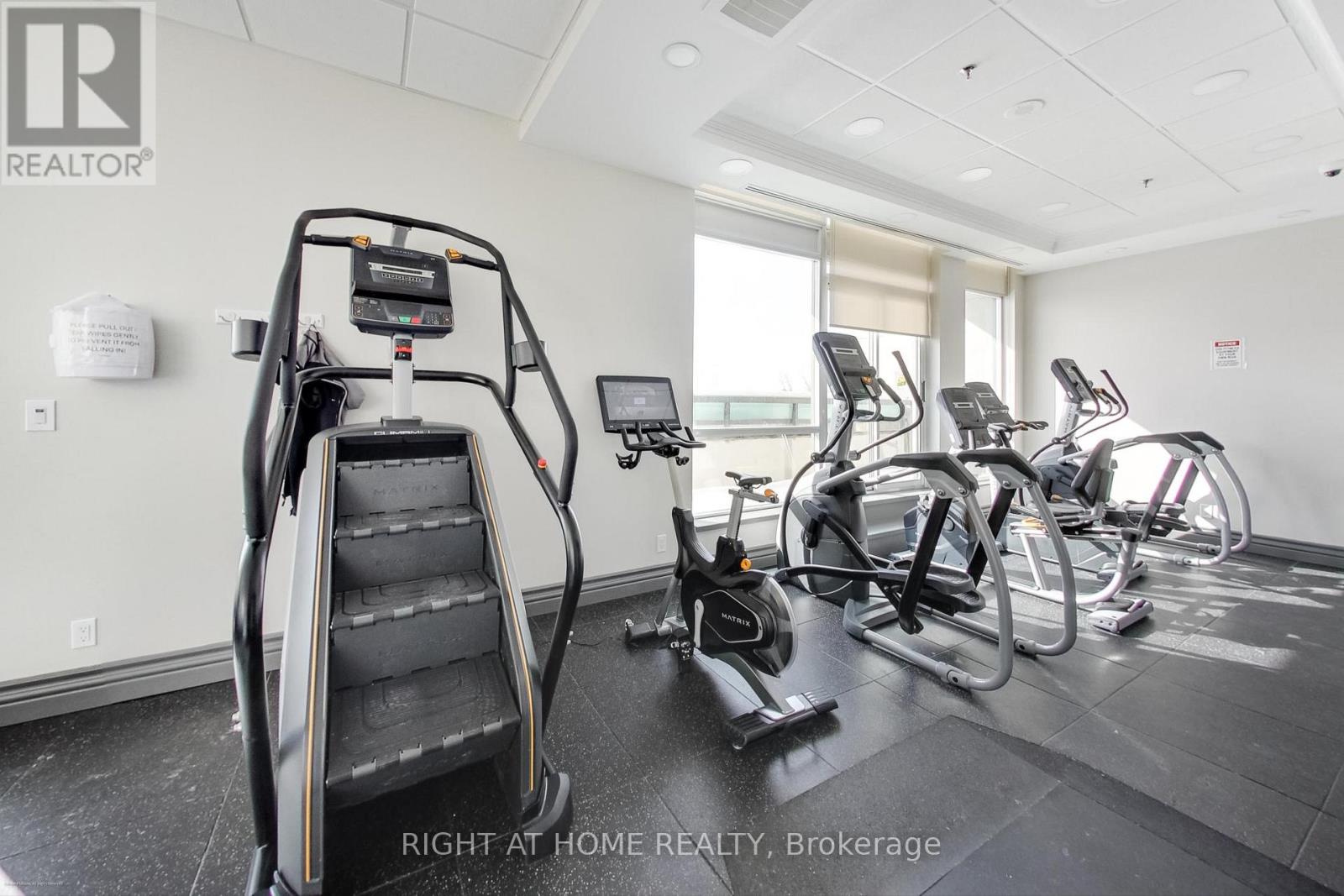 515 - 349 Rathburn Road W, Mississauga, Ontario  L5B 0G9 - Photo 25 - W12652686