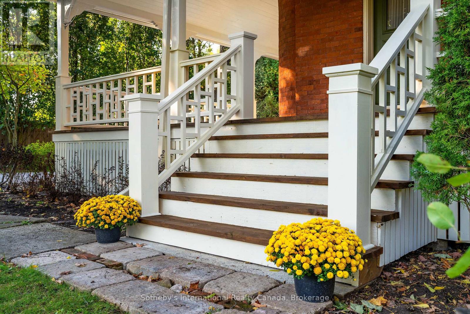 18 Amelia Street, Springwater, Ontario  L0L 1P0 - Photo 11 - S12026113