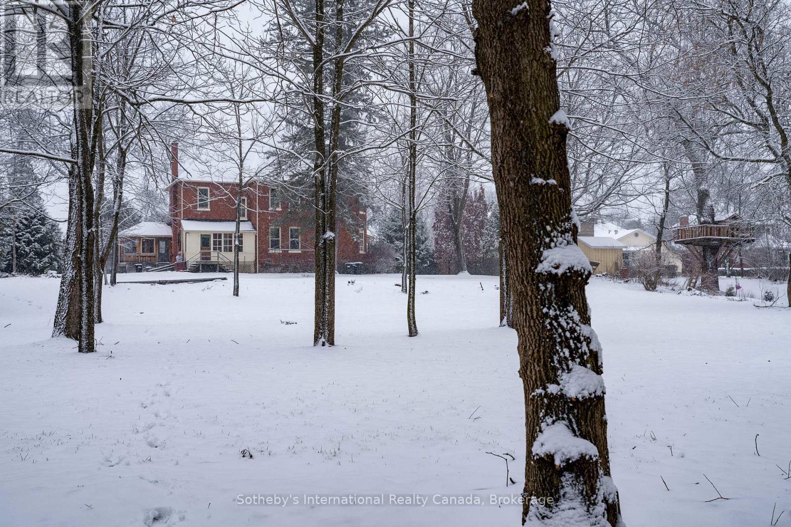 18 Amelia Street, Springwater, Ontario  L0L 1P0 - Photo 3 - S12026113