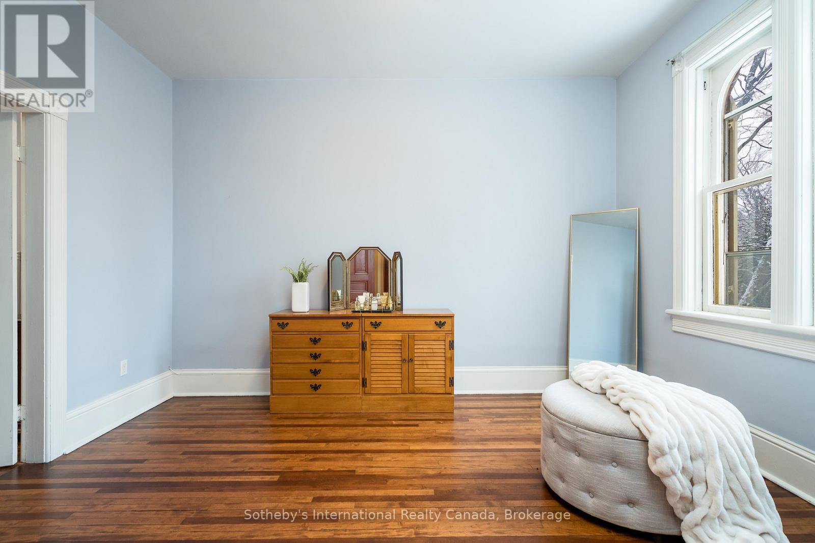 18 Amelia Street, Springwater, Ontario  L0L 1P0 - Photo 37 - S12026113