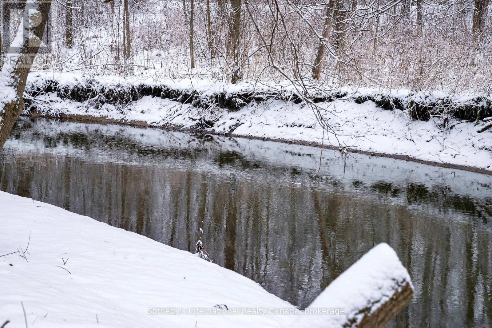 18 Amelia Street, Springwater, Ontario  L0L 1P0 - Photo 4 - S12026113