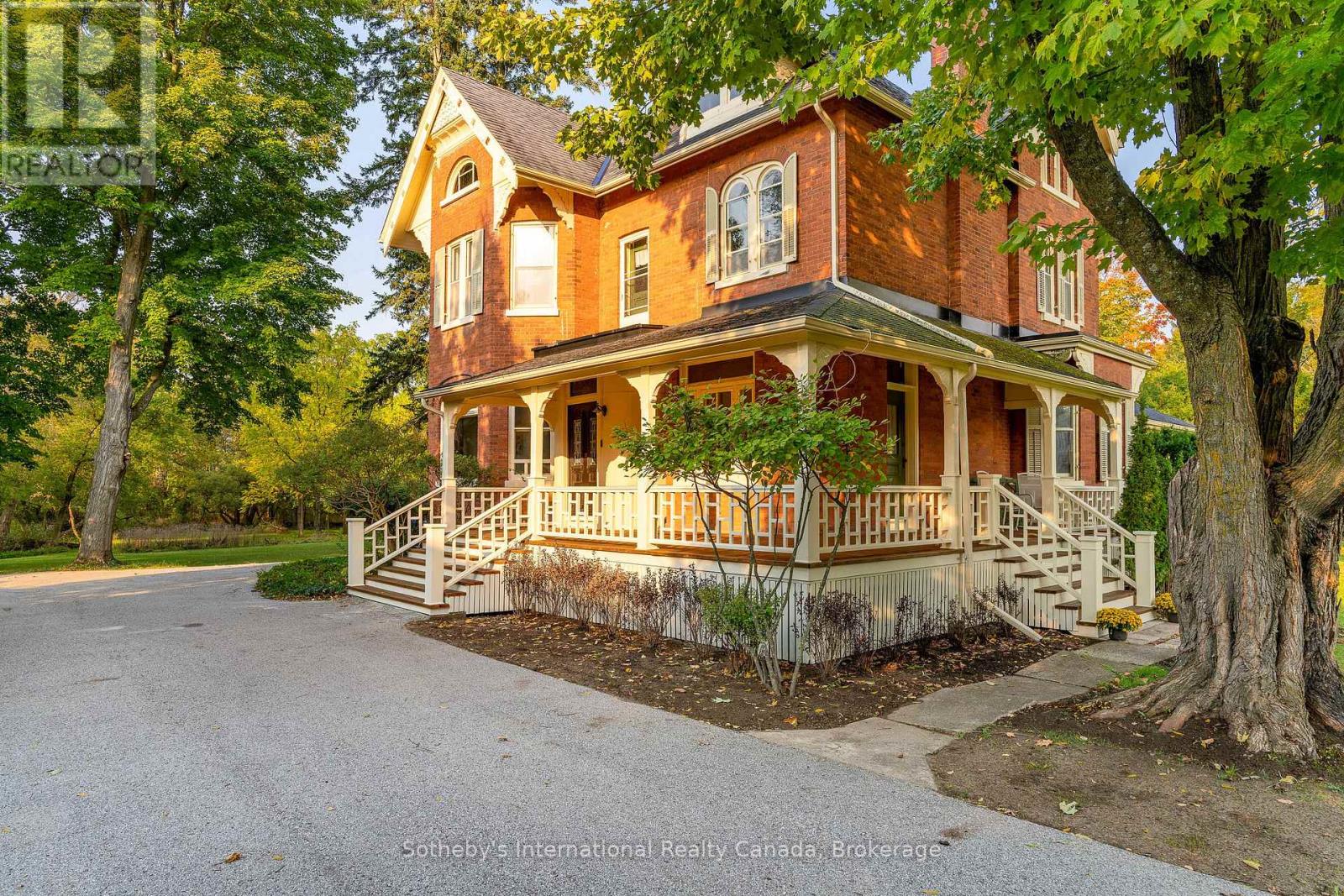 18 Amelia Street, Springwater, Ontario  L0L 1P0 - Photo 8 - S12026113