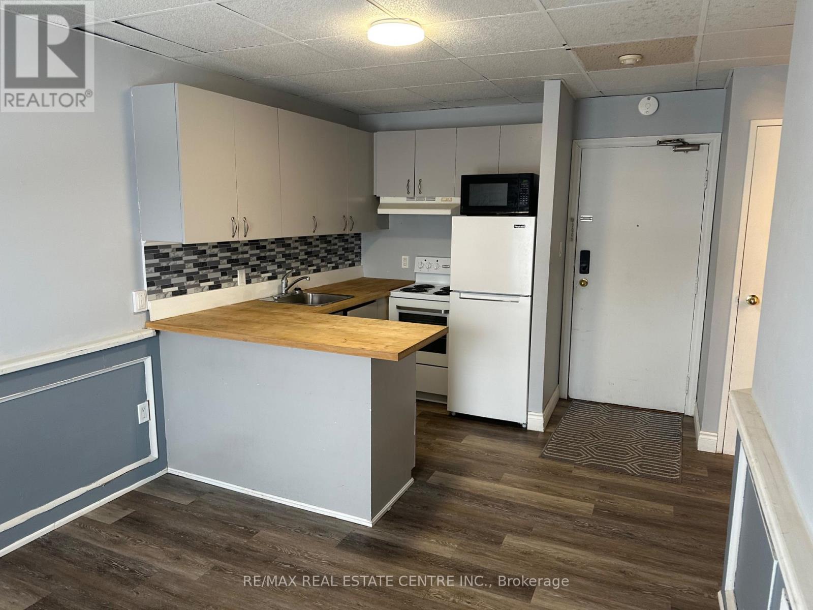 4 - 7 Main Street N, Halton Hills, Ontario  L7G 3G9 - Photo 2 - W12652688