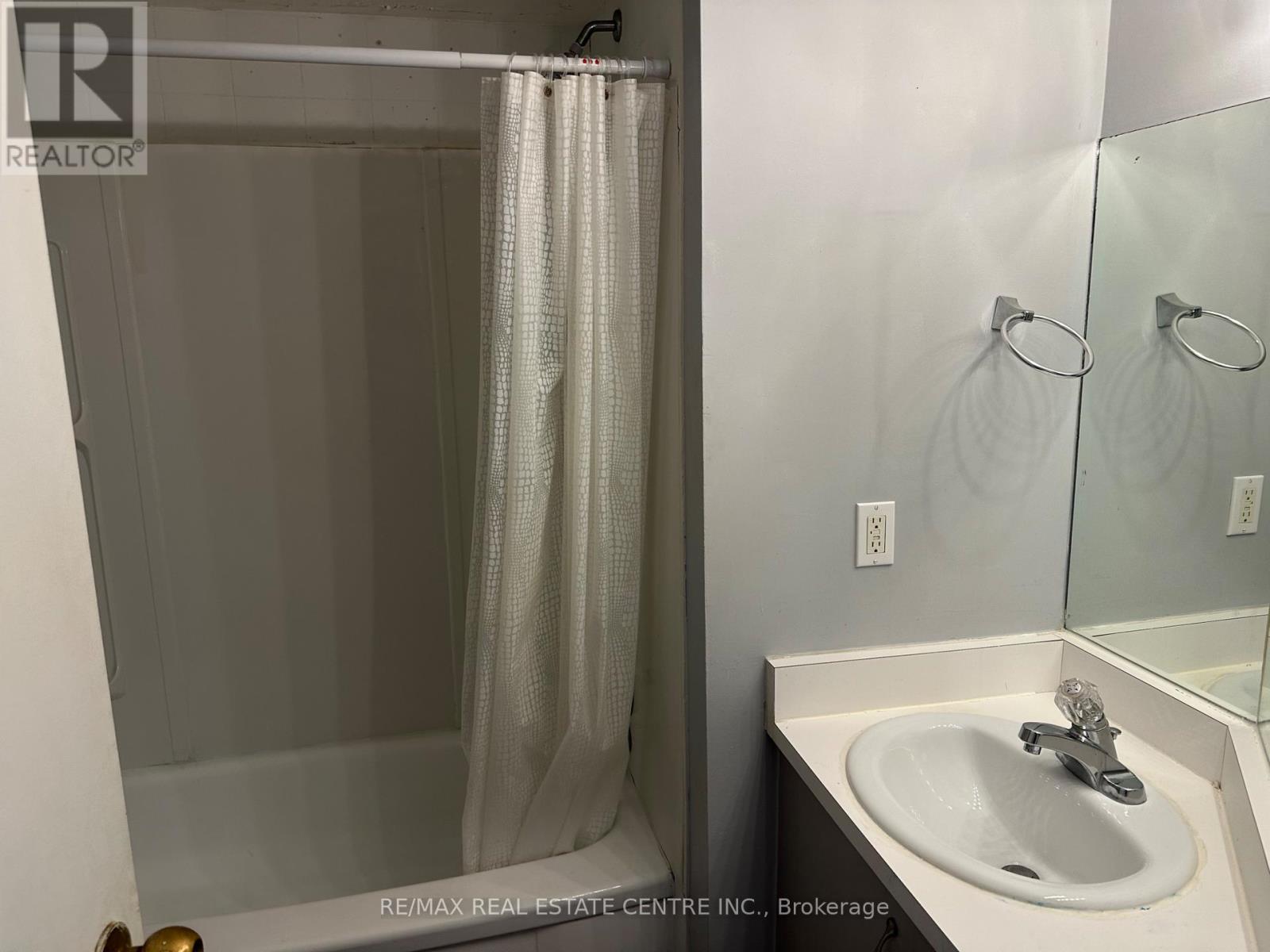 4 - 7 Main Street N, Halton Hills, Ontario  L7G 3G9 - Photo 5 - W12652688