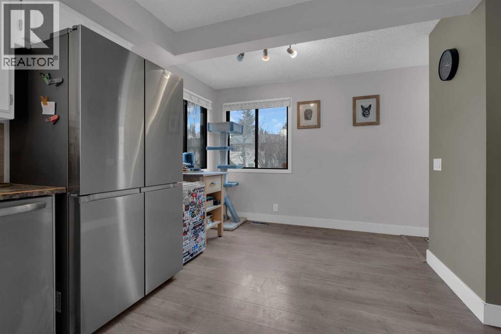 28 Woodglen Close Sw, Calgary, Alberta  T2W 4N1 - Photo 11 - A2268973