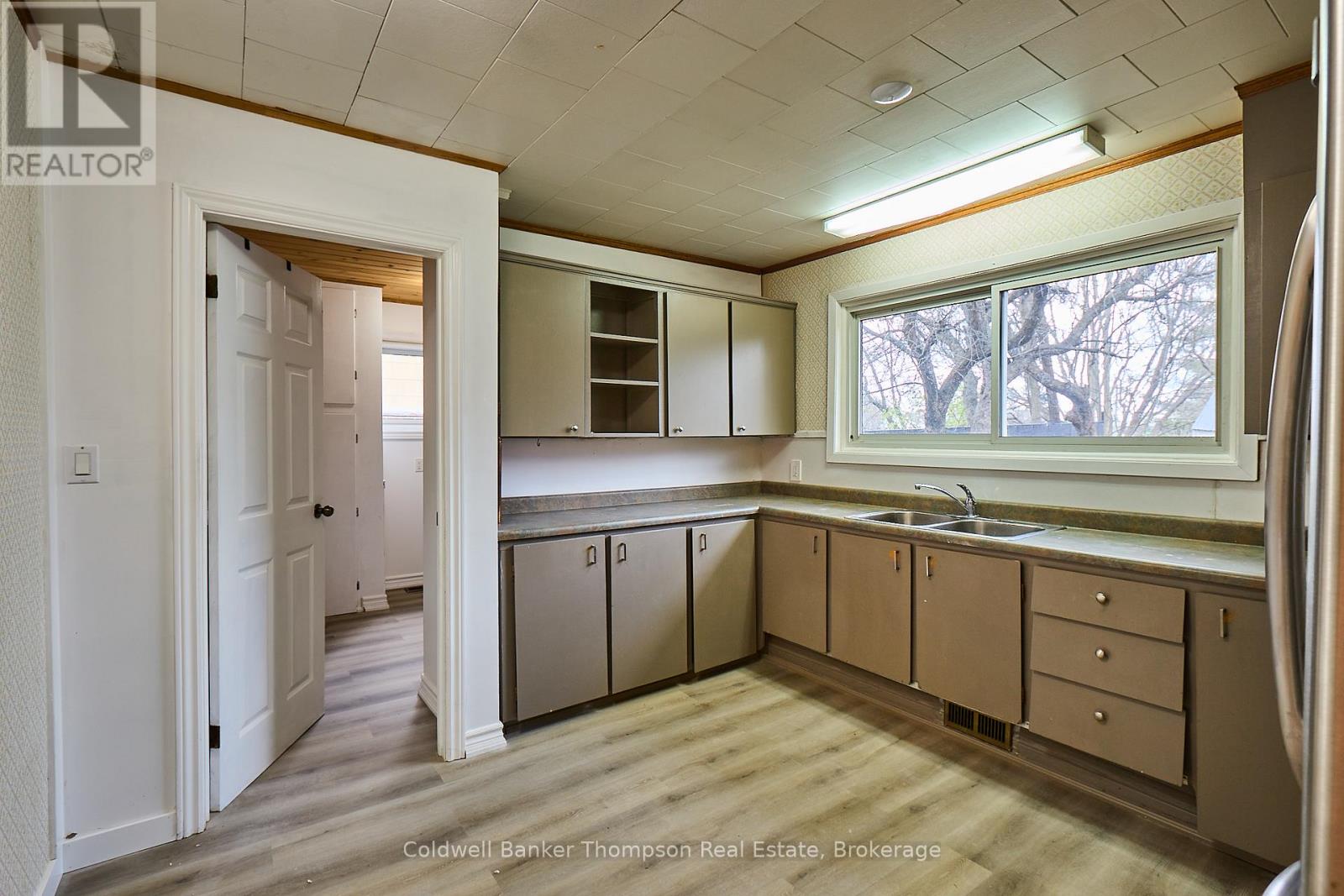 21 West Street N, Huntsville, Ontario P1H 1X6 - Photo 6 - X12652714