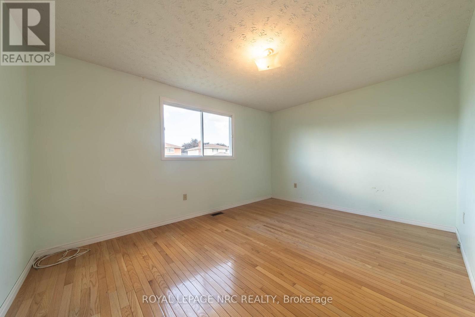 6399 Riall Street, Niagara Falls, Ontario  L2J 1Z4 - Photo 9 - X12652676