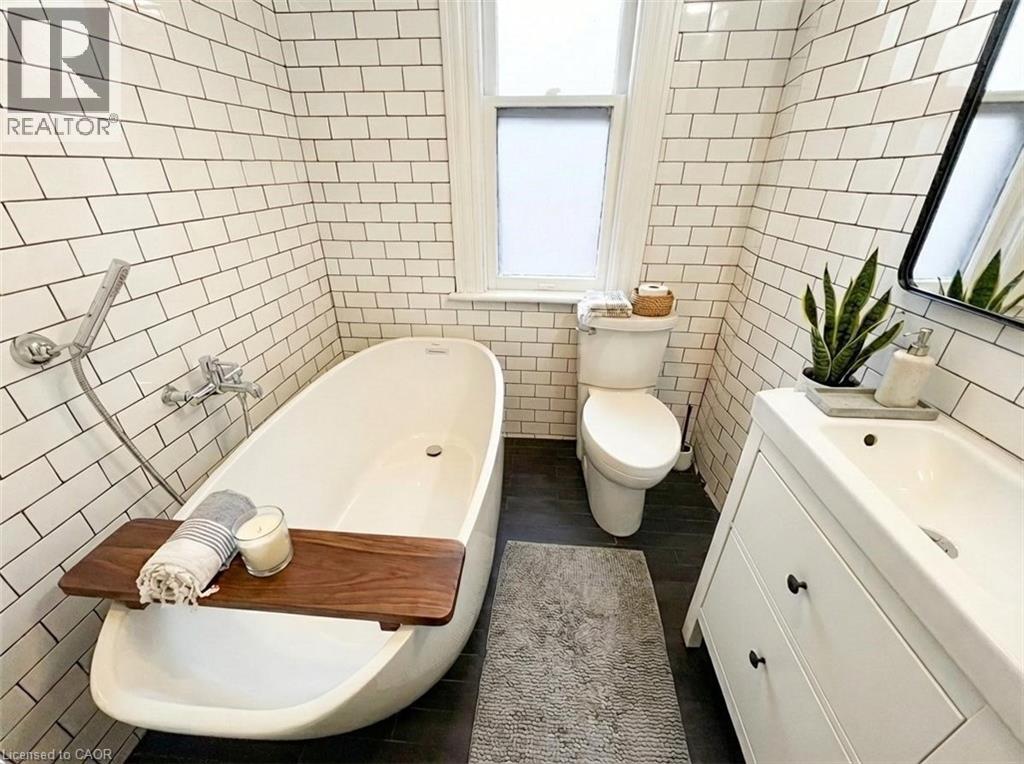 164 Catharine Street N, Hamilton, Ontario  L8L 4S5 - Photo 14 - 40795216