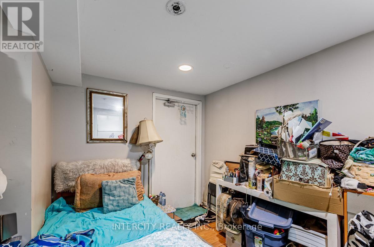 111 Alberta Avenue, Toronto, Ontario  M6H 2S1 - Photo 19 - C12652720