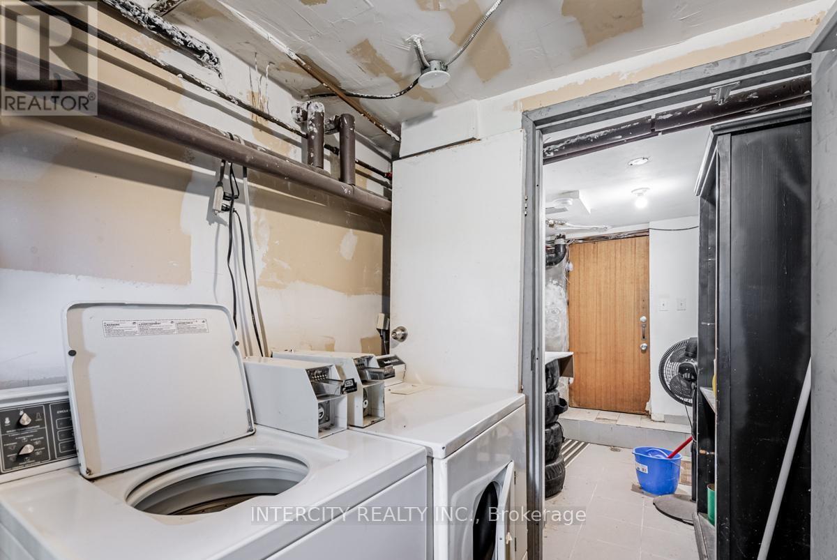 111 Alberta Avenue, Toronto, Ontario  M6H 2S1 - Photo 21 - C12652720