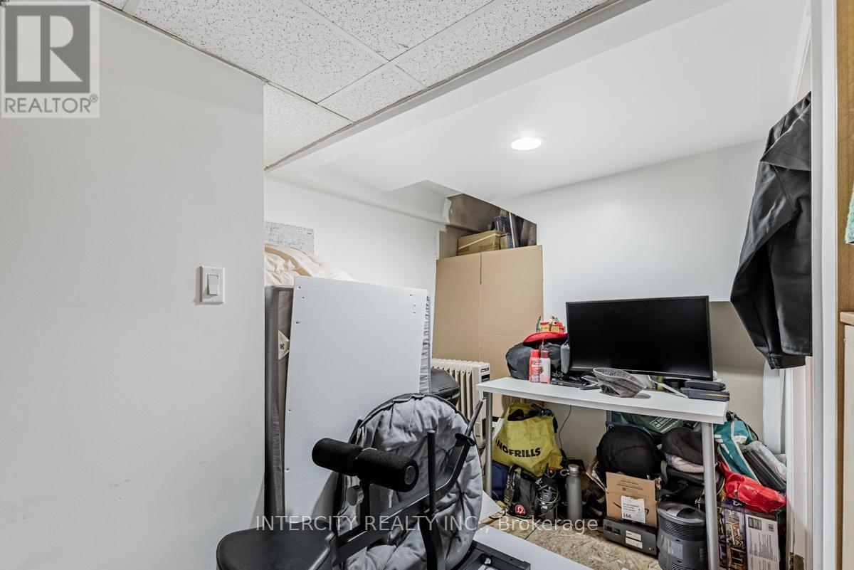 111 Alberta Avenue, Toronto, Ontario  M6H 2S1 - Photo 27 - C12652720