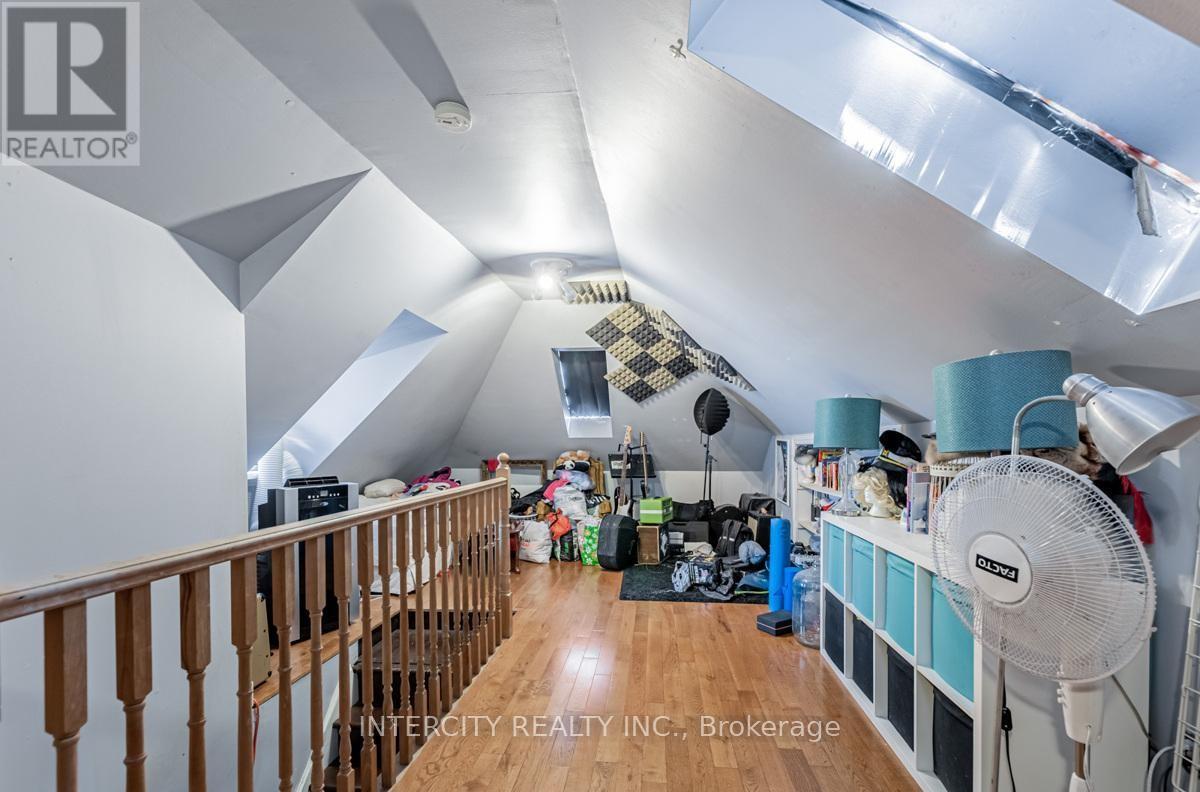 111 Alberta Avenue, Toronto, Ontario  M6H 2S1 - Photo 32 - C12652720