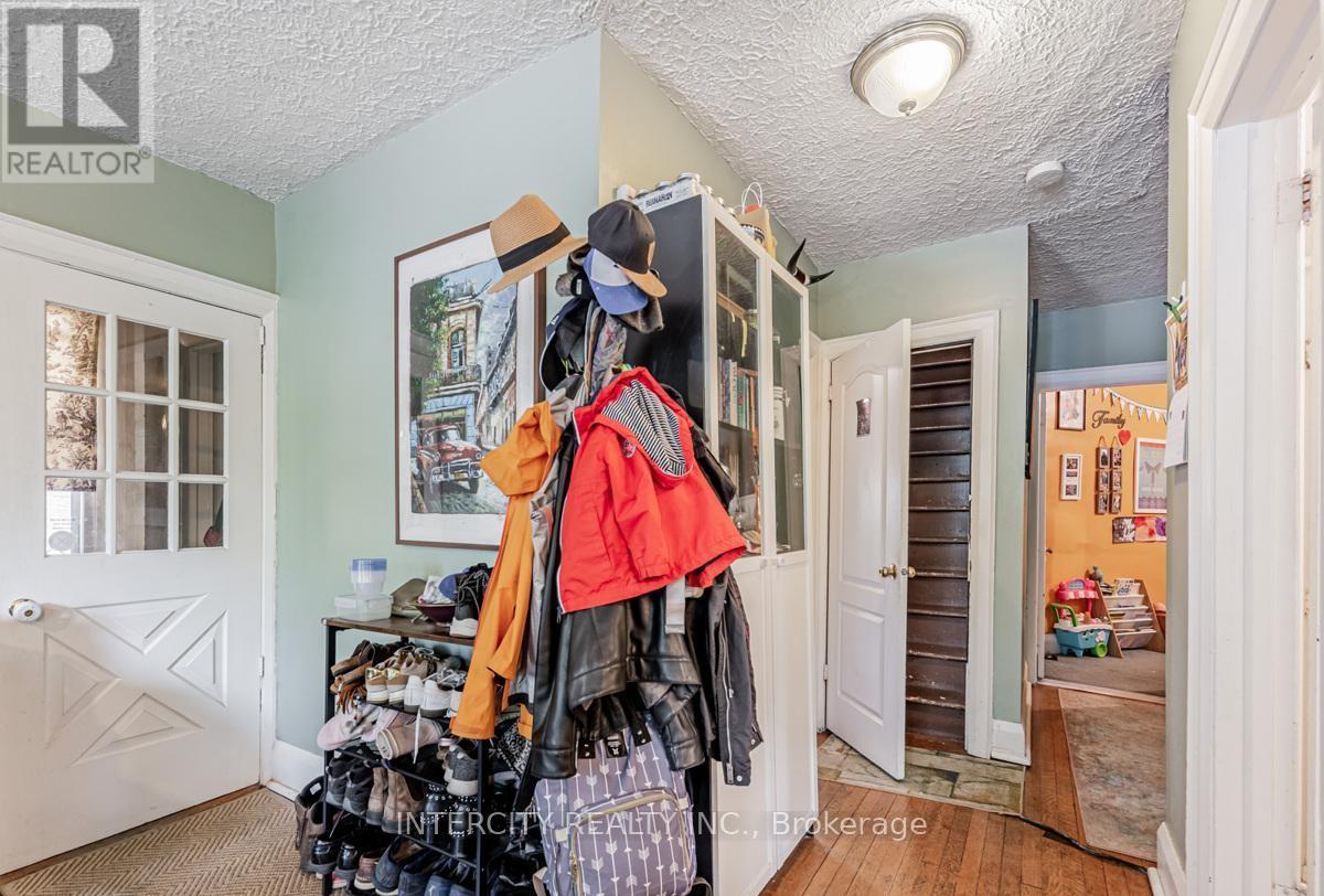 111 Alberta Avenue, Toronto, Ontario  M6H 2S1 - Photo 4 - C12652720