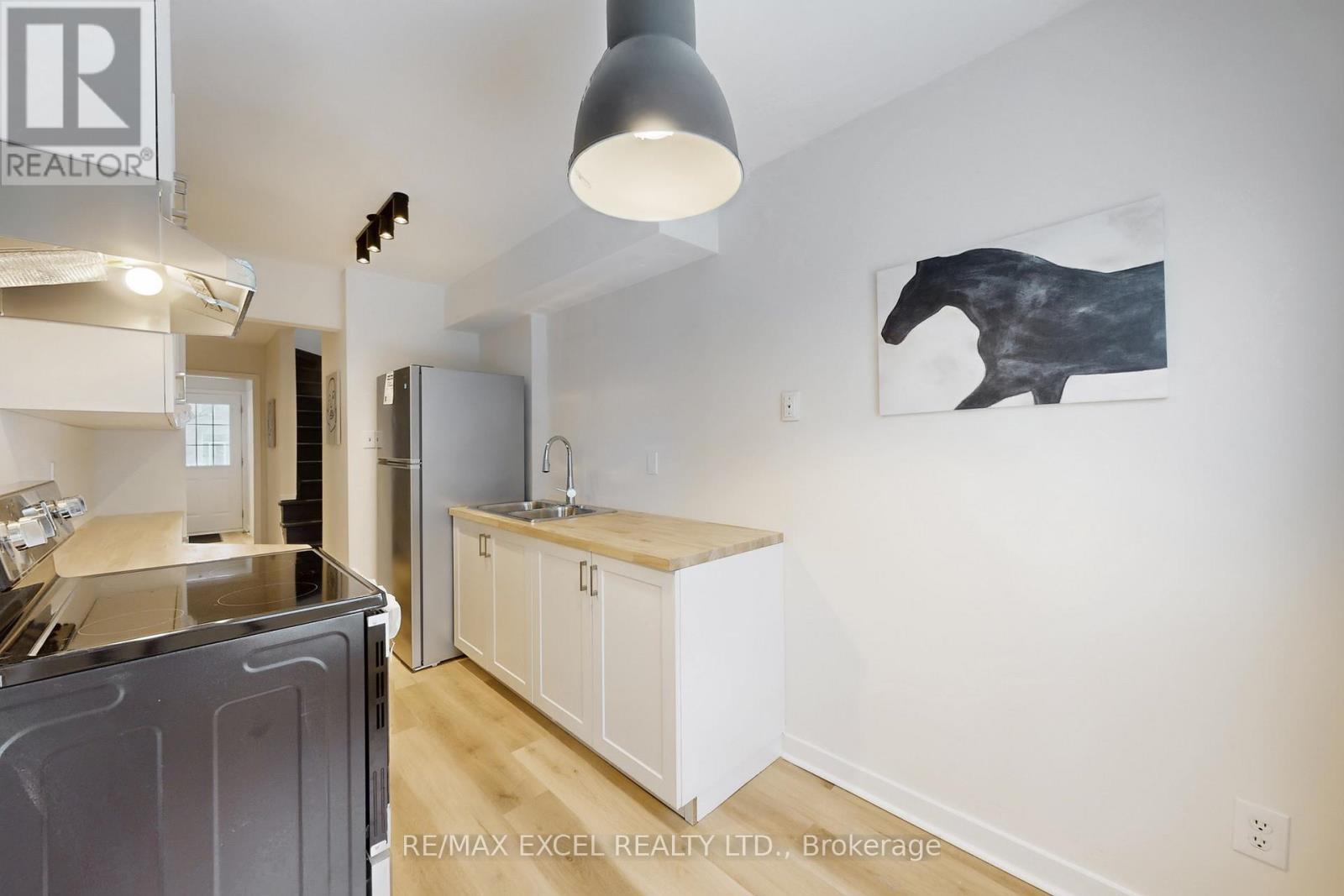 111 Albert Street S, Kawartha Lakes, Ontario  K9V 6G1 - Photo 11 - X12650646