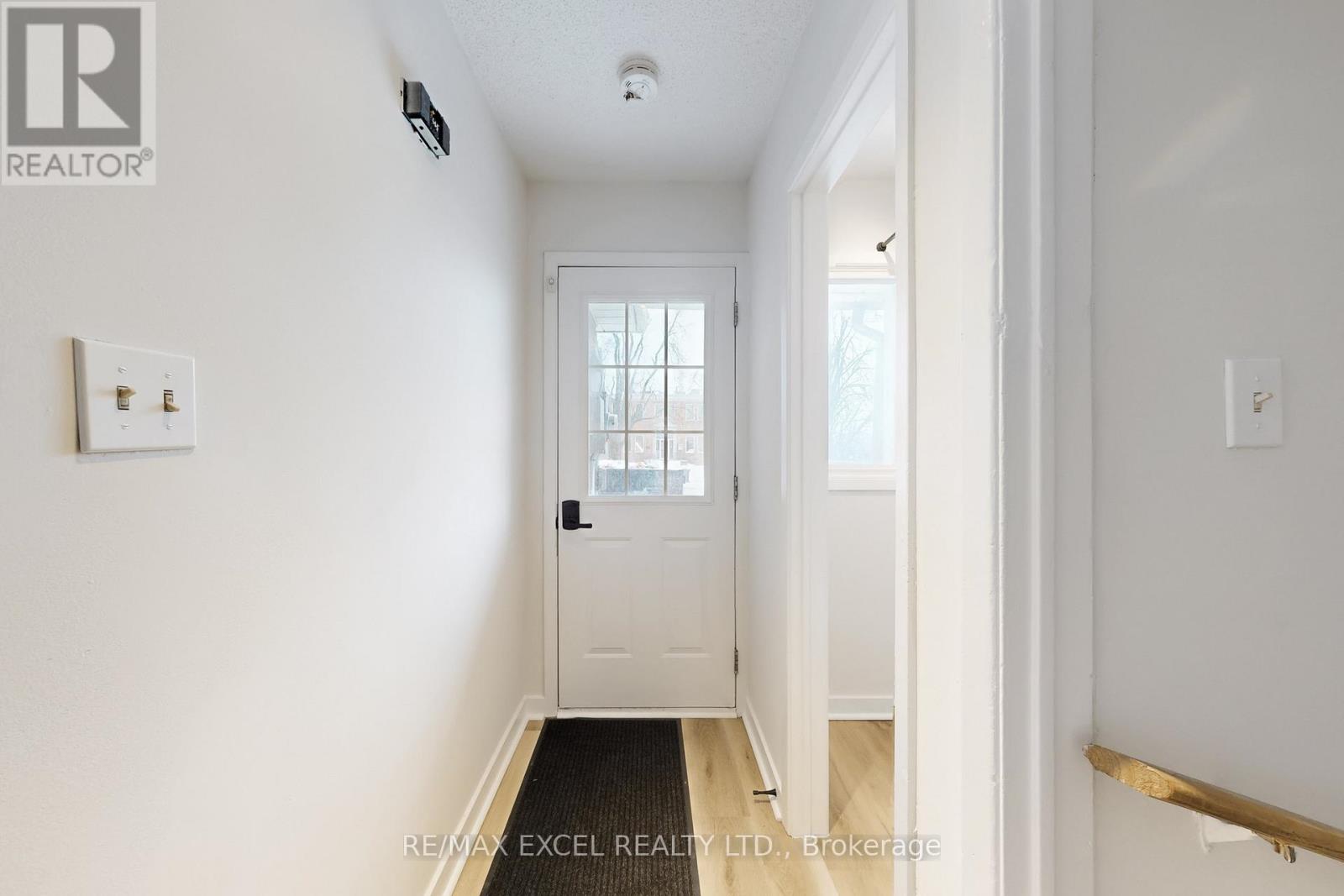 111 Albert Street S, Kawartha Lakes, Ontario  K9V 6G1 - Photo 2 - X12650646