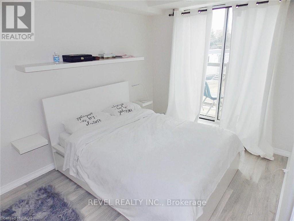 216 - 7 Applewood Lane, Toronto, Ontario  M9C 2Z7 - Photo 6 - W12652710