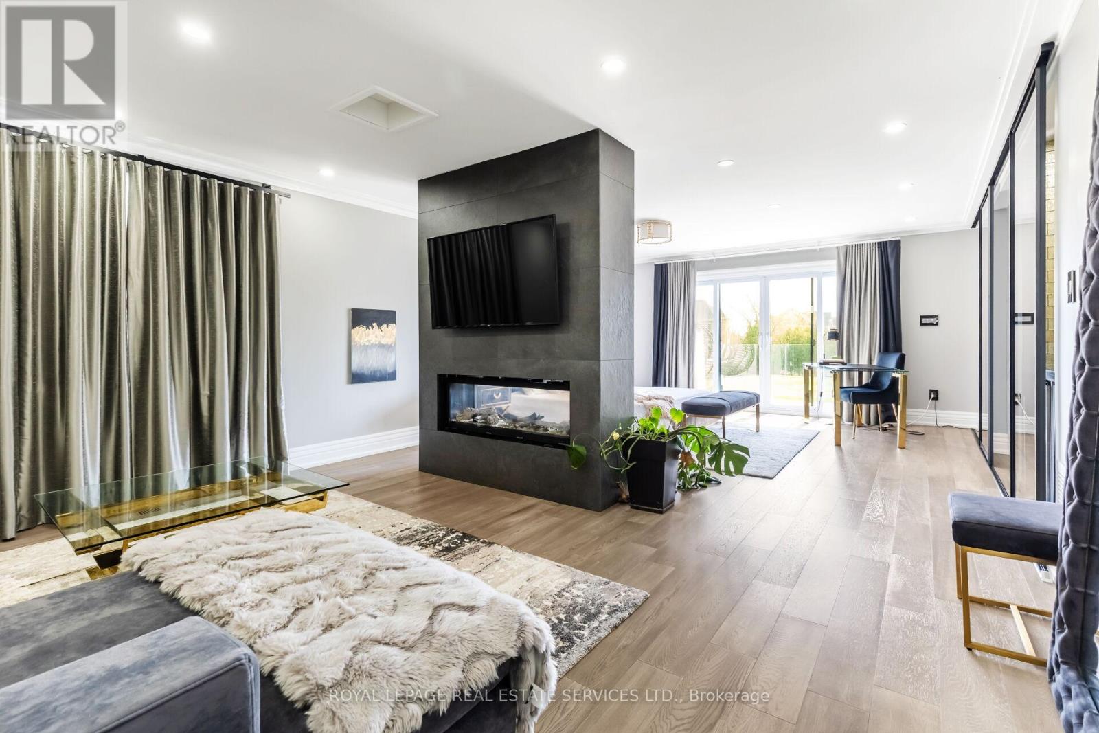 12 Julian Drive, Brampton, Ontario  L6P 0L2 - Photo 11 - W12652716