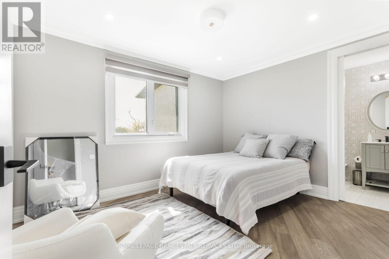 12 Julian Drive, Brampton, Ontario  L6P 0L2 - Photo 28 - W12652716