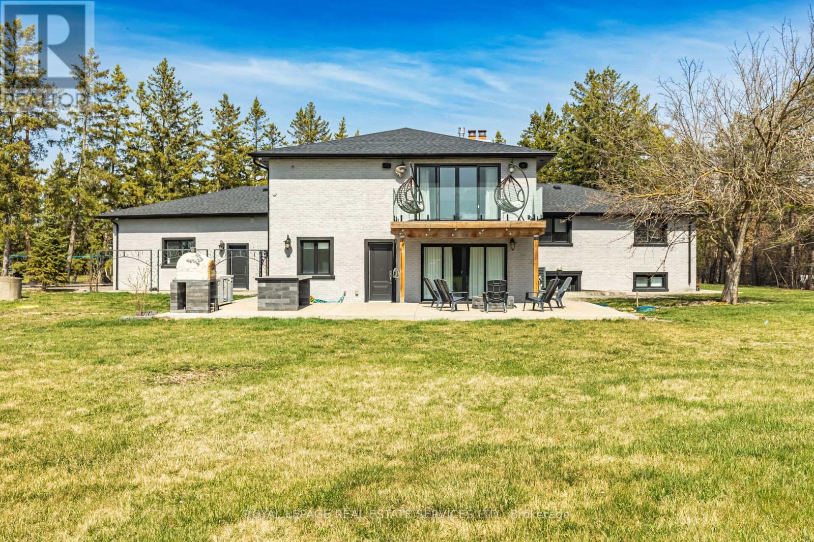 12 Julian Drive, Brampton, Ontario  L6P 0L2 - Photo 3 - W12652716