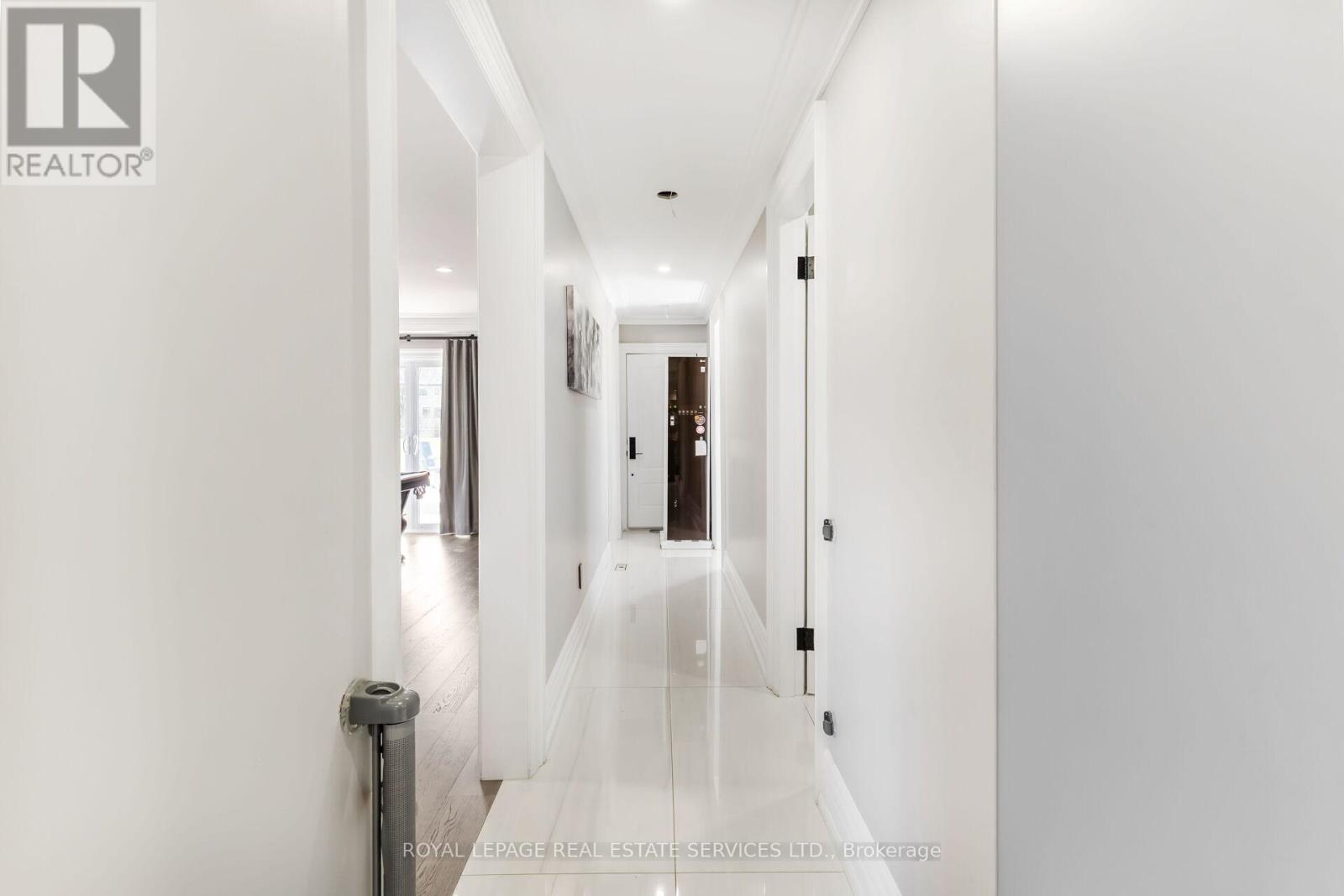 12 Julian Drive, Brampton, Ontario  L6P 0L2 - Photo 38 - W12652716