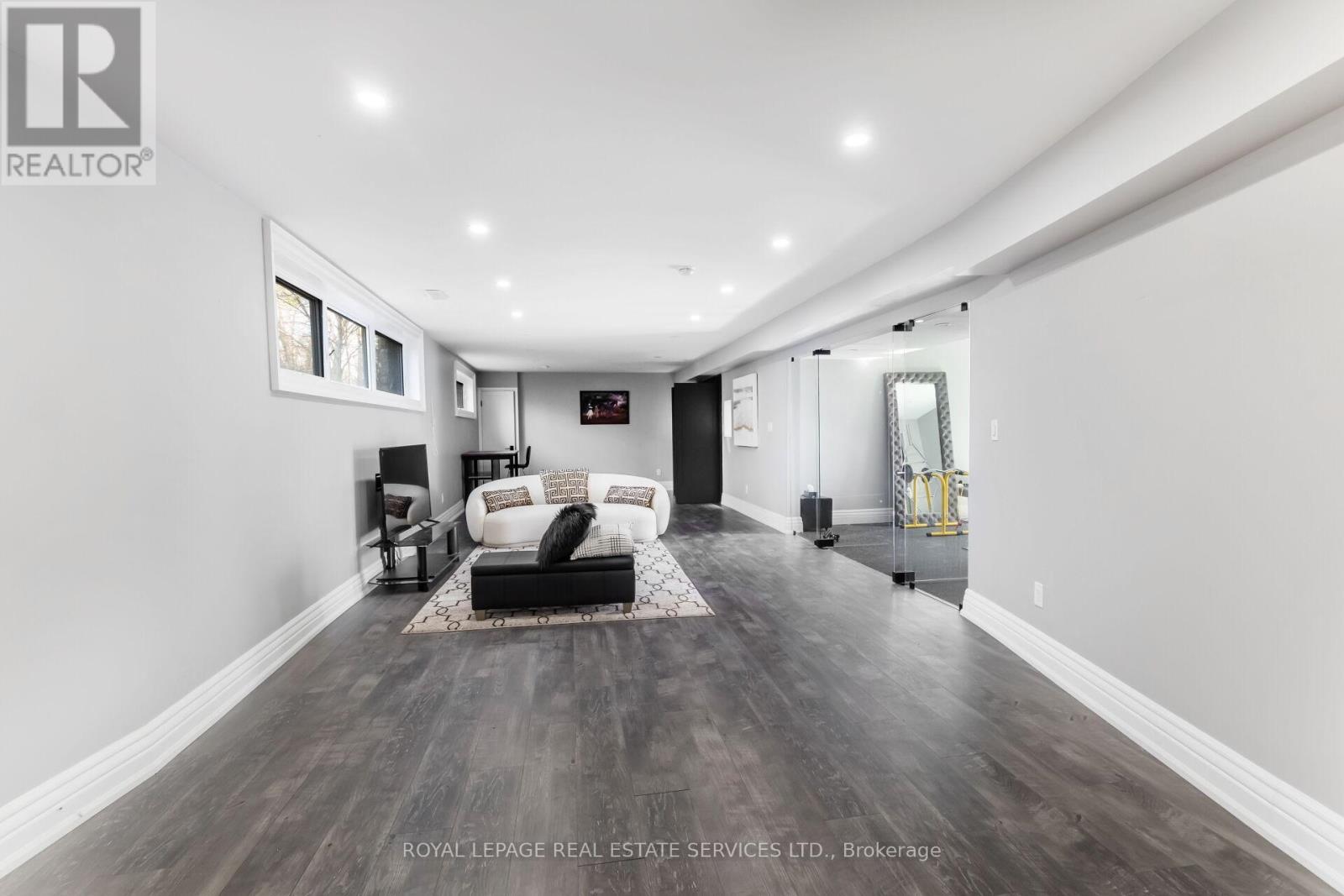 12 Julian Drive, Brampton, Ontario  L6P 0L2 - Photo 39 - W12652716