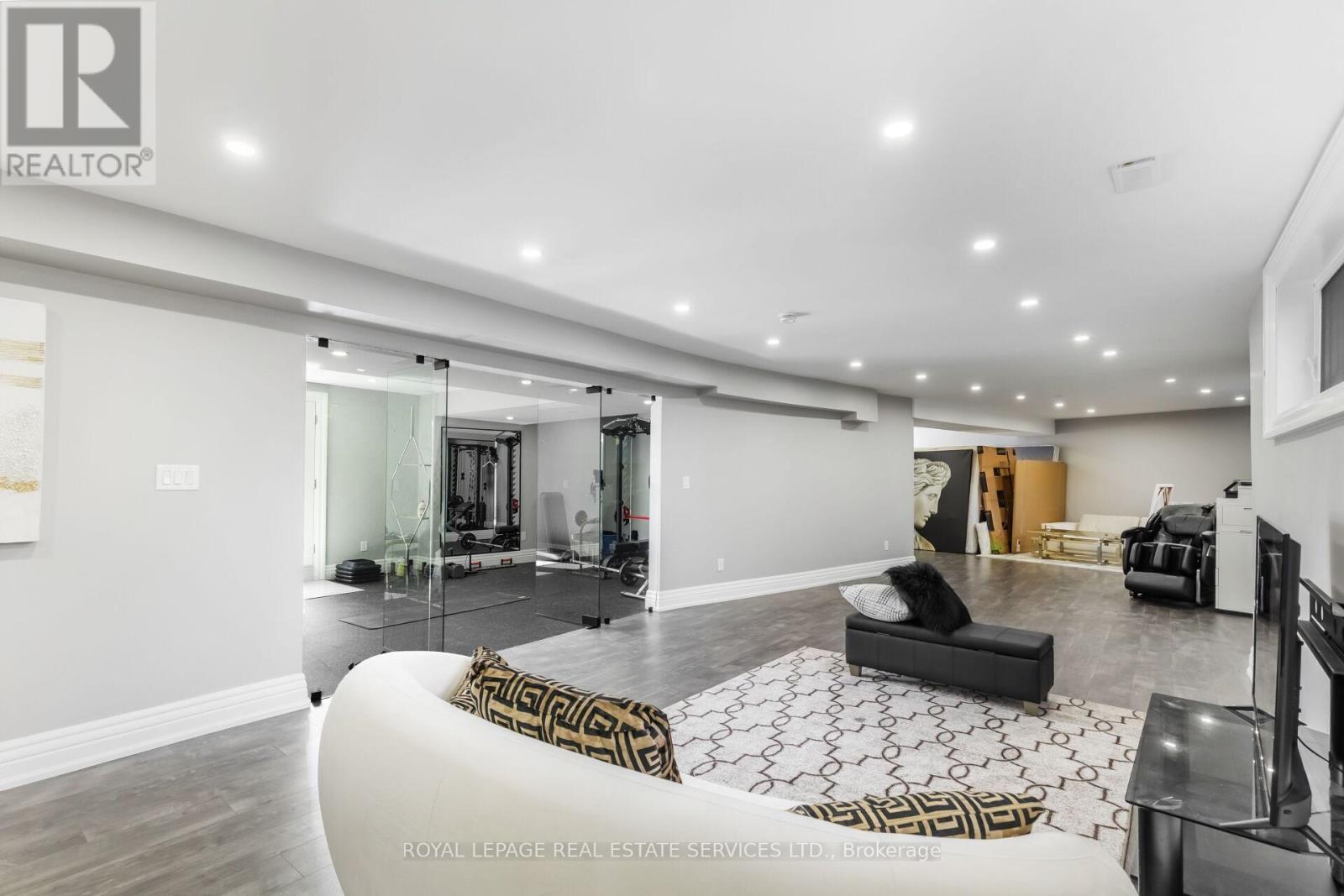 12 Julian Drive, Brampton, Ontario  L6P 0L2 - Photo 43 - W12652716