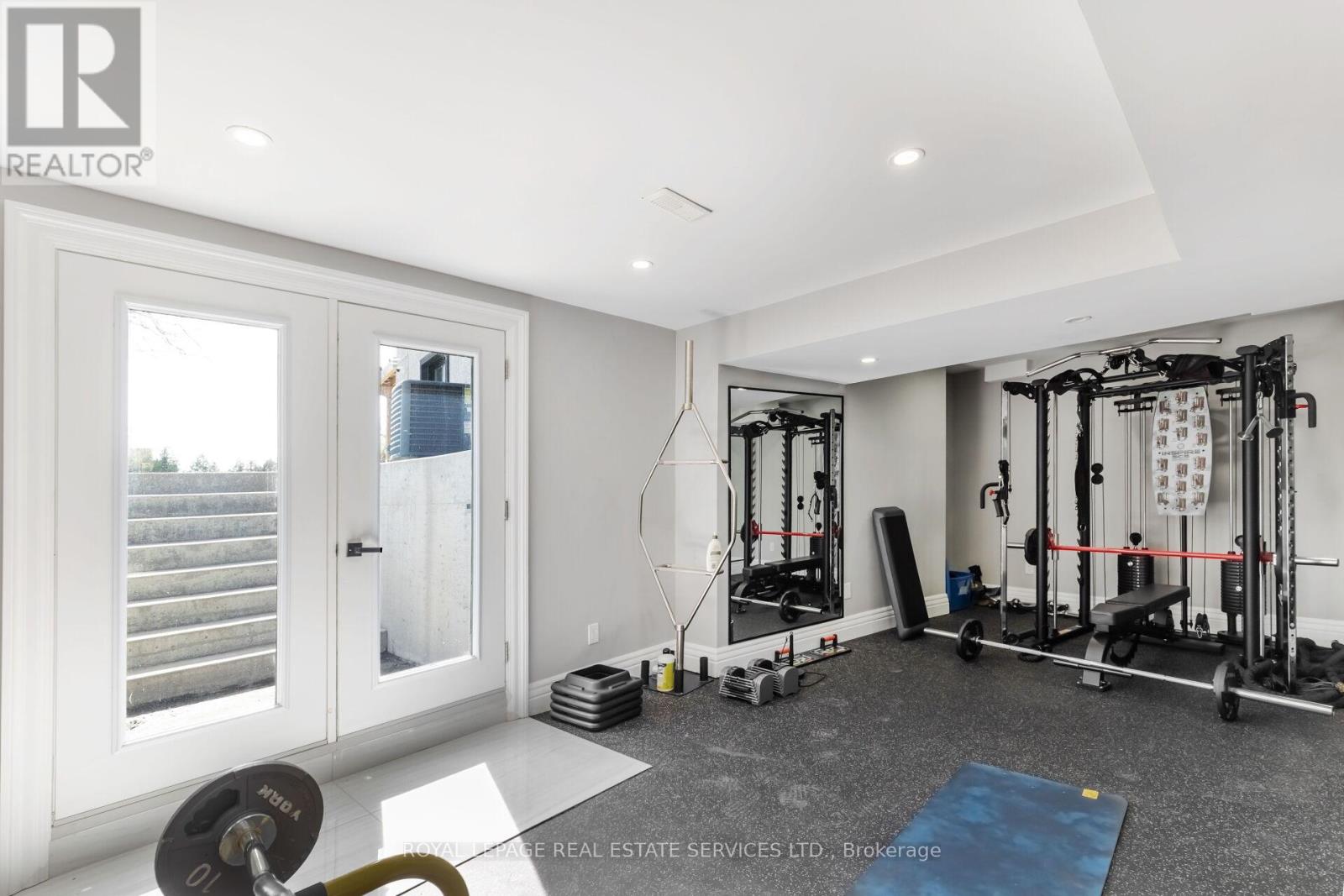 12 Julian Drive, Brampton, Ontario  L6P 0L2 - Photo 45 - W12652716