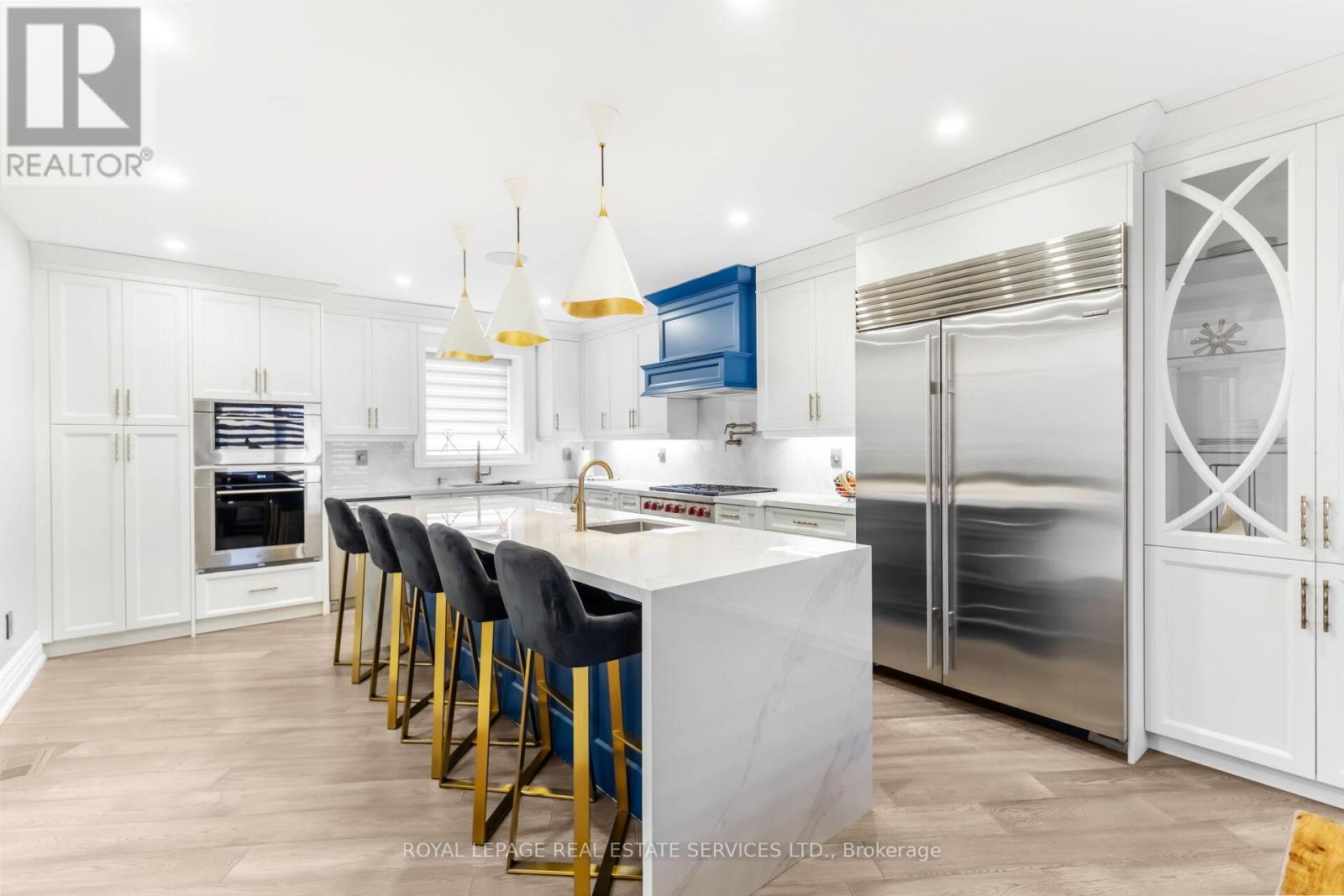 12 Julian Drive, Brampton, Ontario  L6P 0L2 - Photo 8 - W12652716