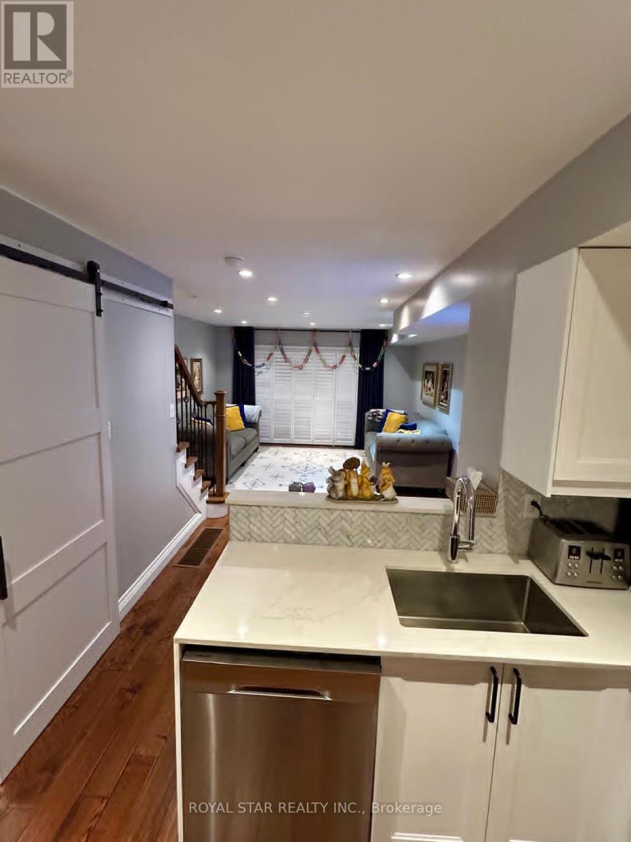 27 - 435 English Rose Lane, Oakville, Ontario  L6H 7S9 - Photo 14 - W12652718