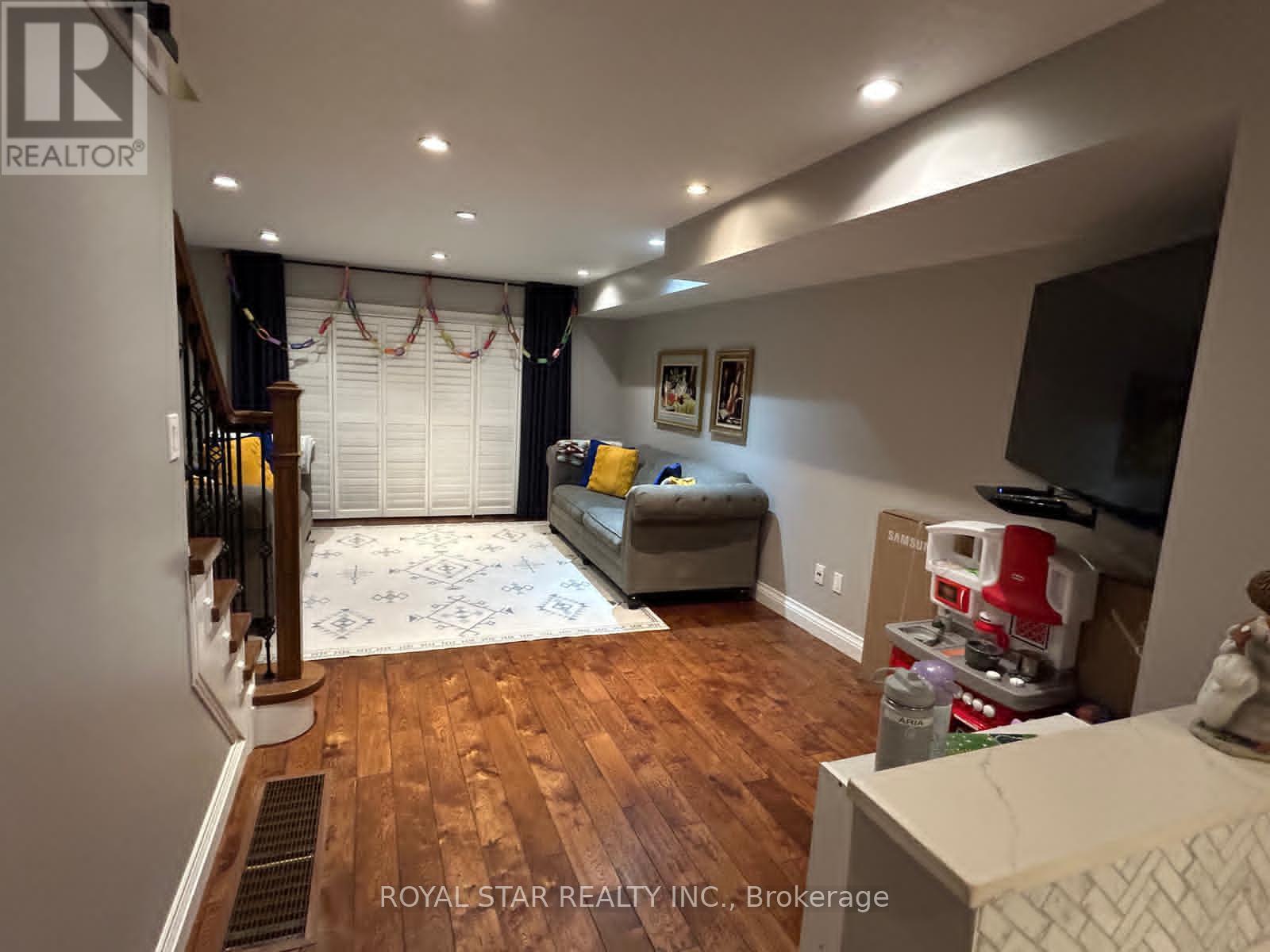 27 - 435 English Rose Lane, Oakville, Ontario  L6H 7S9 - Photo 21 - W12652718